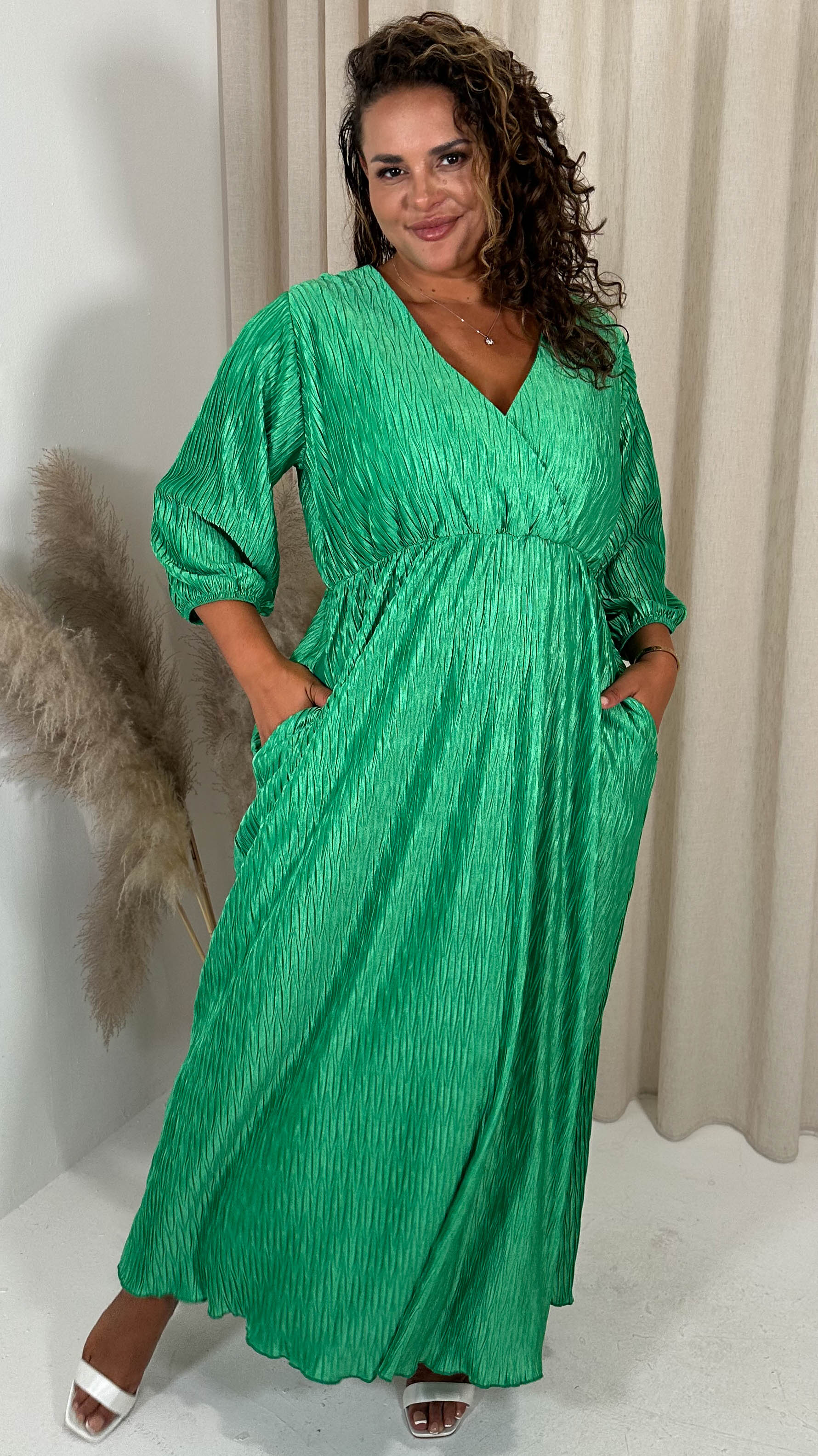 CurveWow Zigzag Plisse Balloon Sleeve Maxi Dress Green Curvewow CurveWow Zigzag Plisse Balloon Sleeve Maxi Dress Green Curvewow