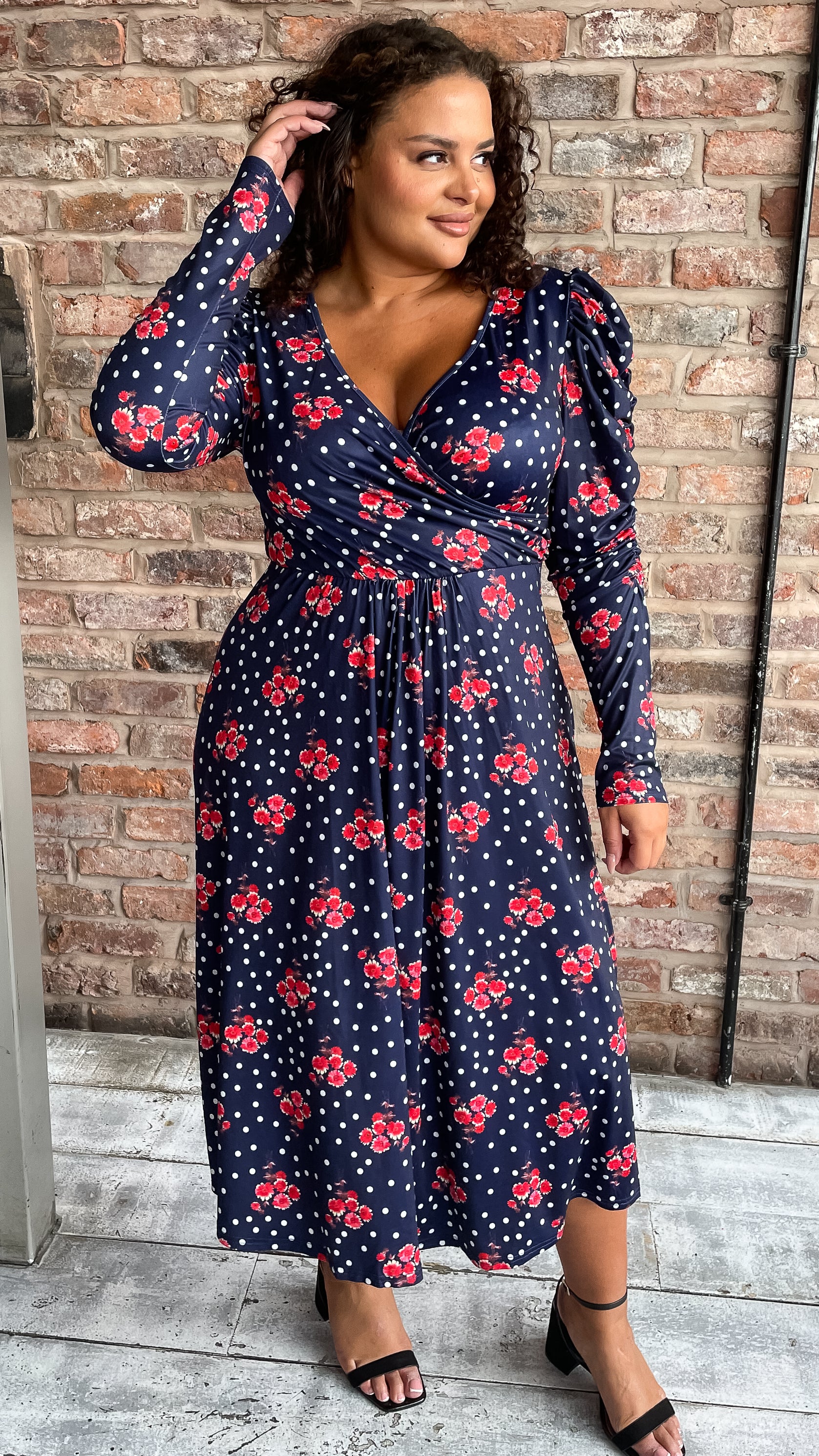 CurveWow Balloon Sleeve Midi Dress Navy Spot Floral Curvewow CurveWow Balloon Sleeve Midi Dress Navy Spot Floral Curvewow