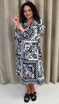 CurveWow V-Neck Tile Print Shirt Dress Mono