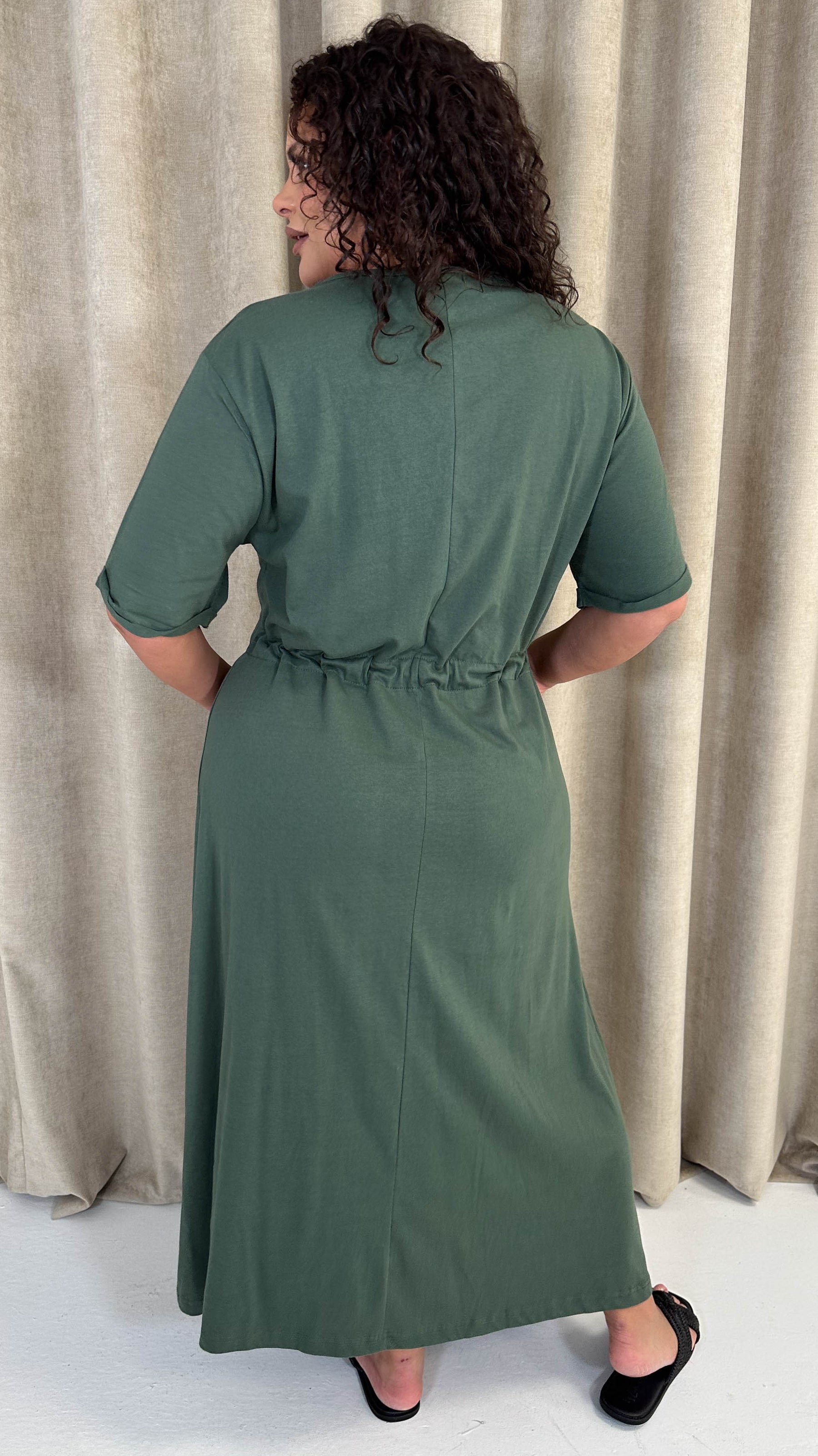 CurveWow Maxi T-Shirt Dress With Drawstring Khaki Curvewow CurveWow Maxi T-Shirt Dress With Drawstring Khaki Curvewow
