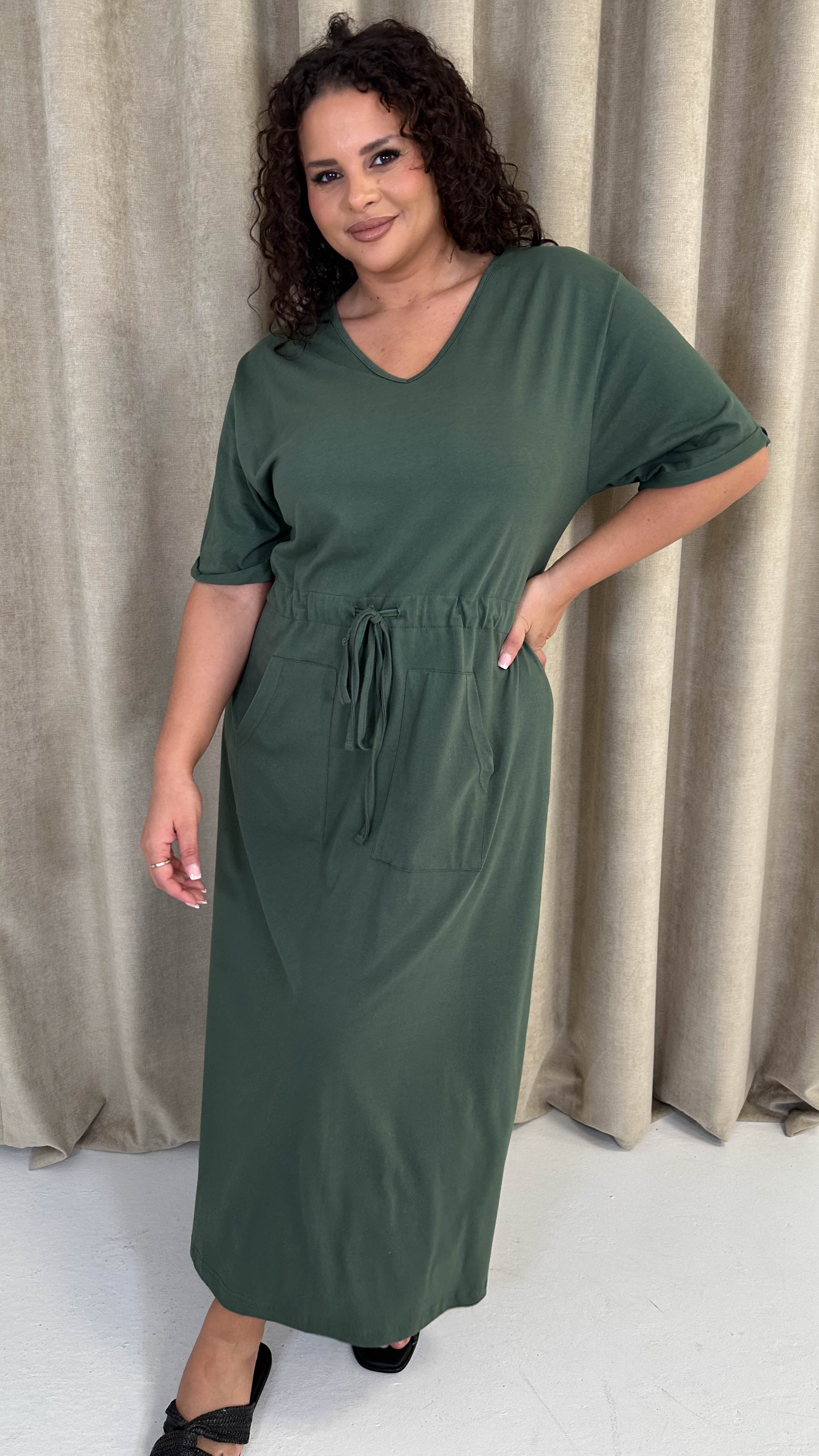 CurveWow Maxi T-Shirt Dress With Drawstring Khaki Curvewow CurveWow Maxi T-Shirt Dress With Drawstring Khaki Curvewow