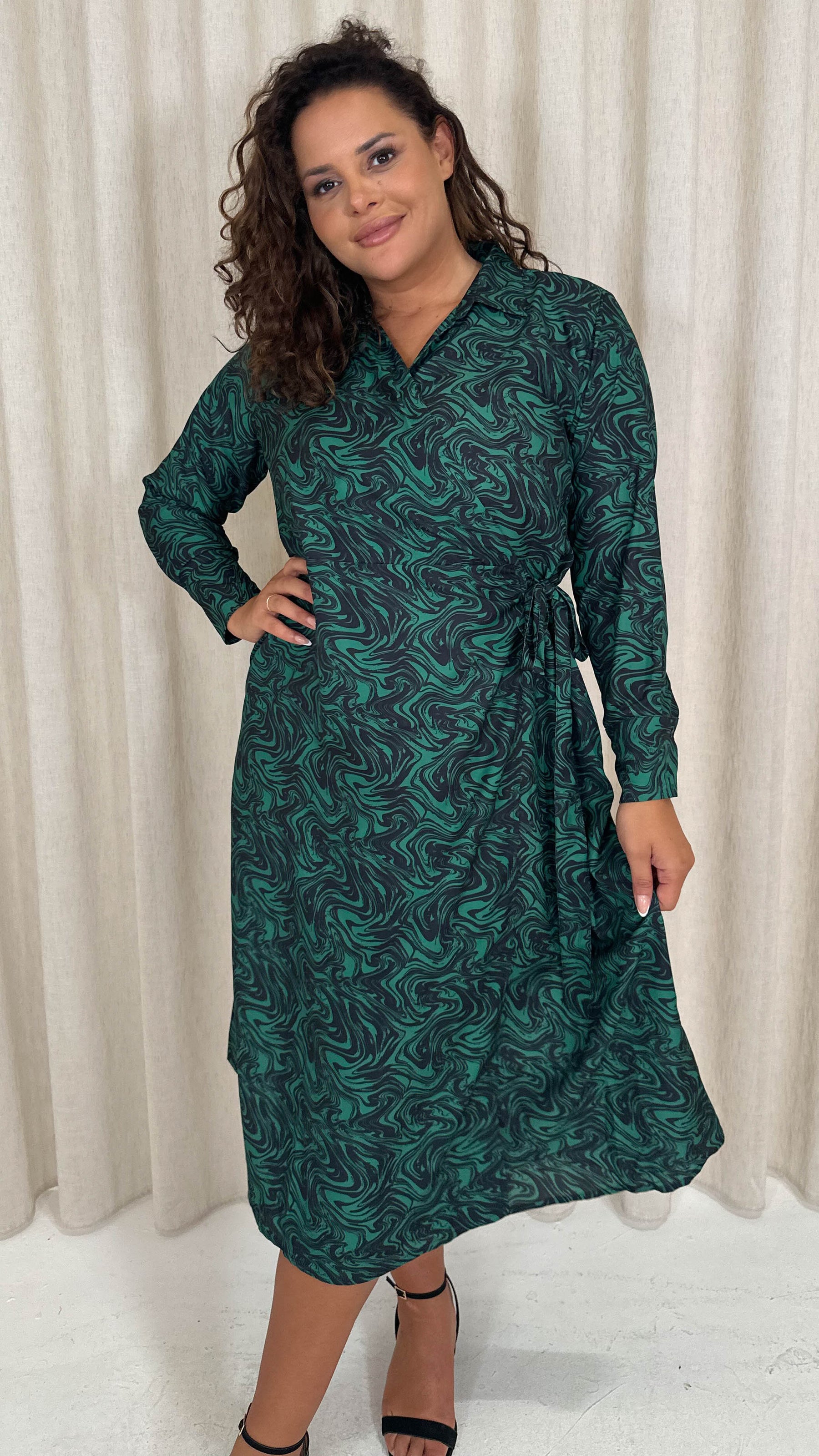 wrap shirt dress in Oxford Blue and White MONSE forward update with this organic cotton CurveWow Midi Wrap Shirt Dress