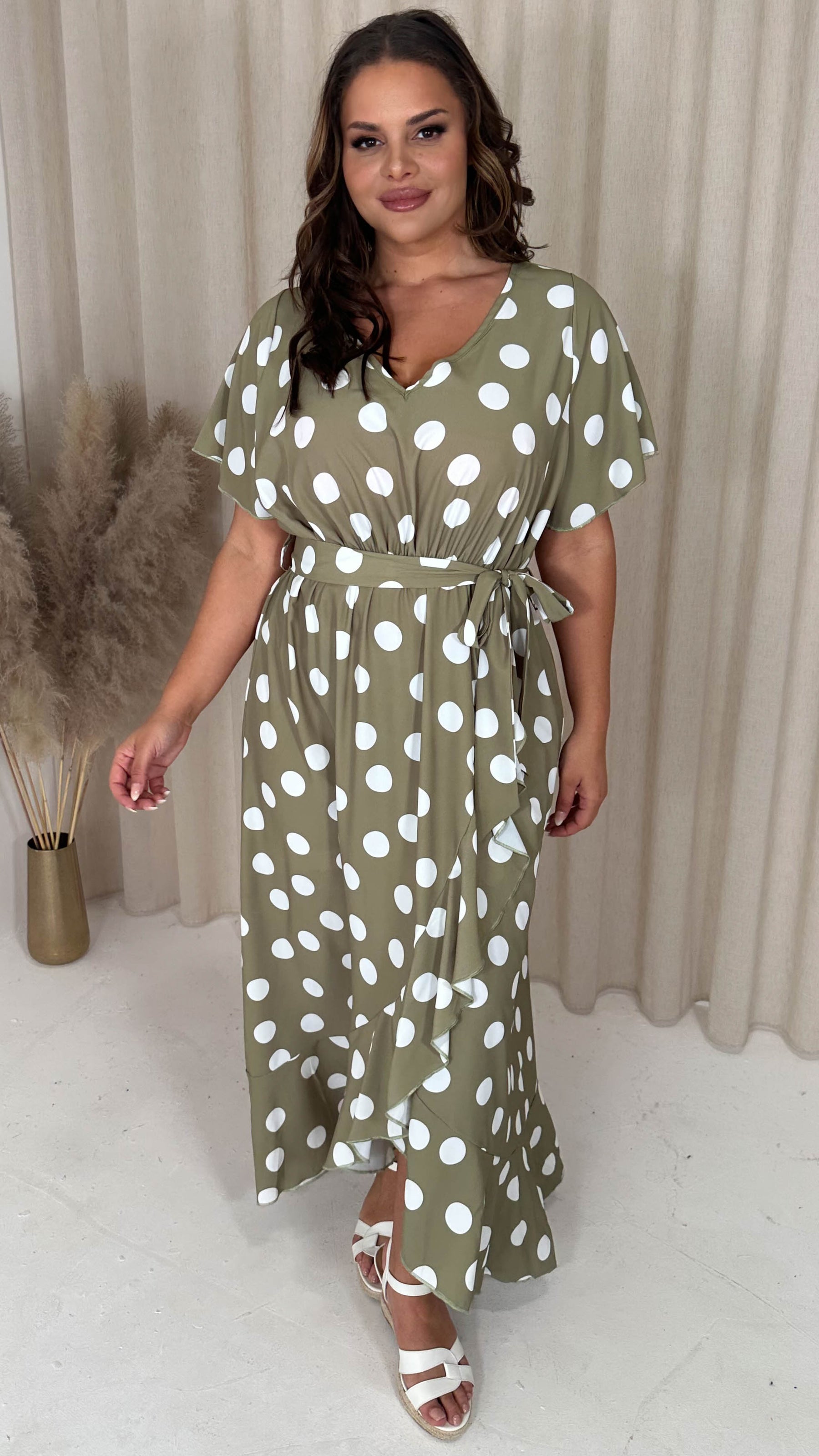 v neck ruffle hem cape large hemline midi dress beige v neck ruffle hem cape large hemline midi dress beige Giselle Ruffled Maxi Dress