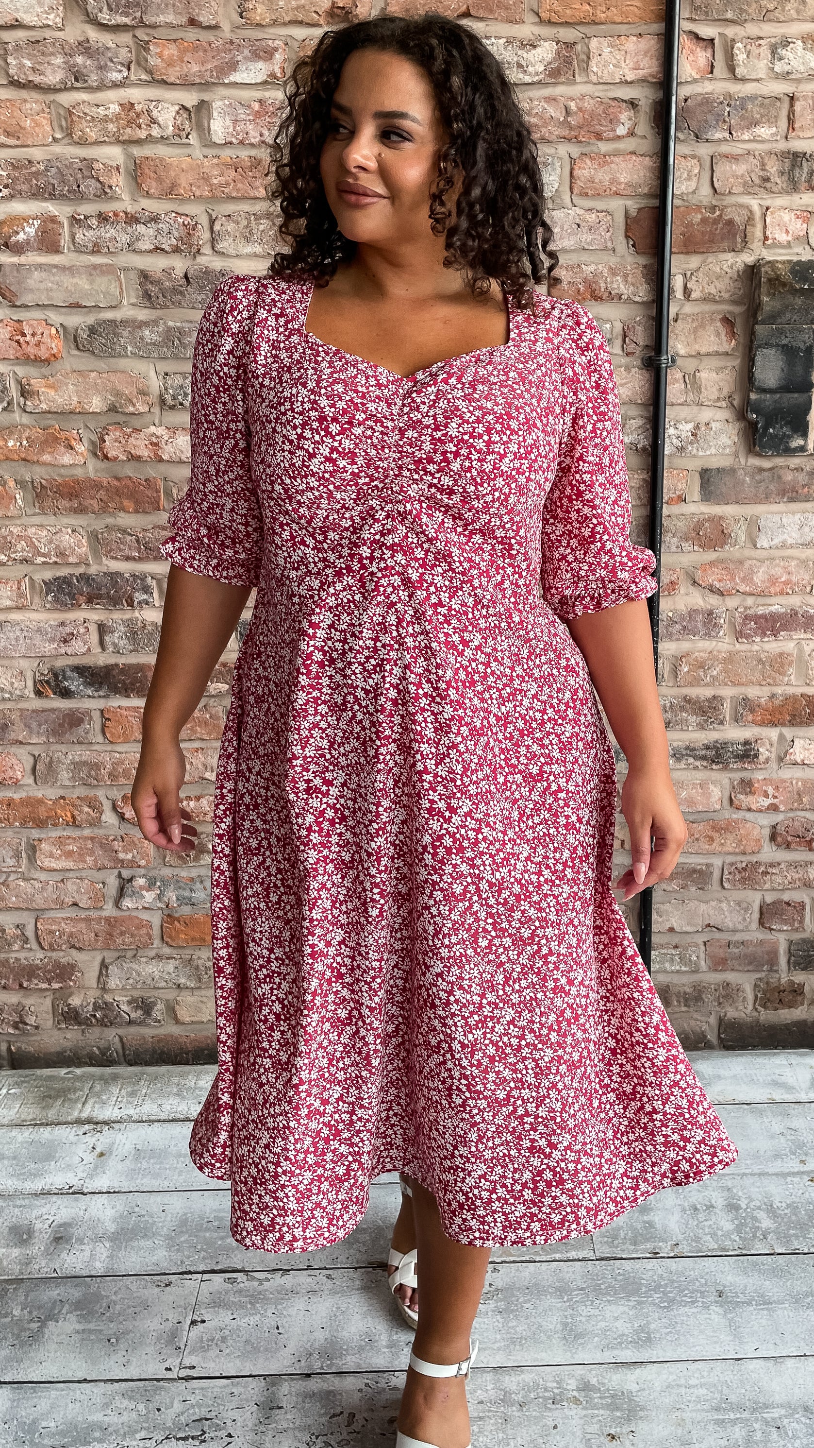 CurveWow Sweetheart Neck Midi Dress Red Floral Curvewow CurveWow Sweetheart Neck Midi Dress Red Floral Curvewow