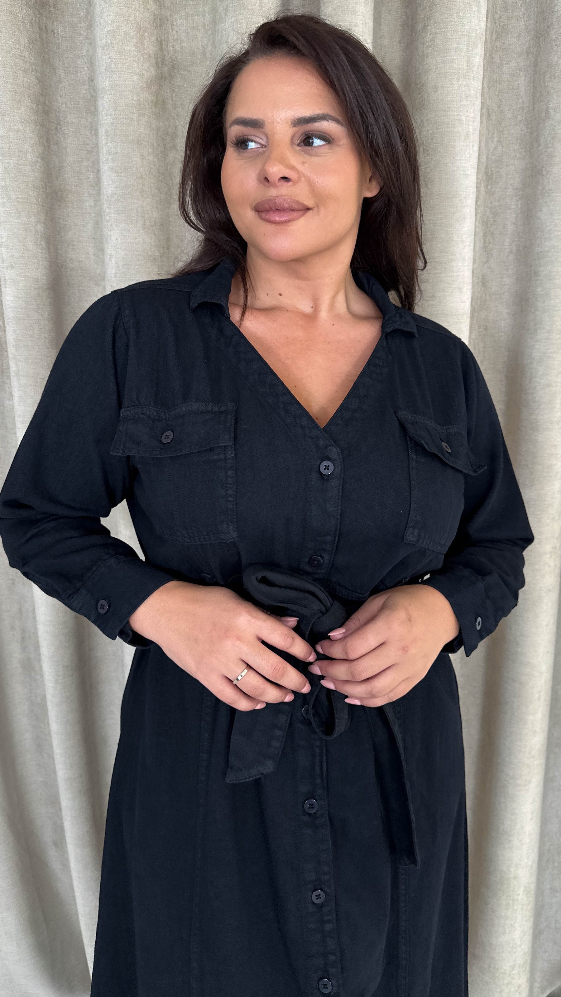 CurveWow Denim Belted Midaxi Shirt Dress Black Wash Curvewow CurveWow Denim Belted Midaxi Shirt Dress Black Wash Curvewow