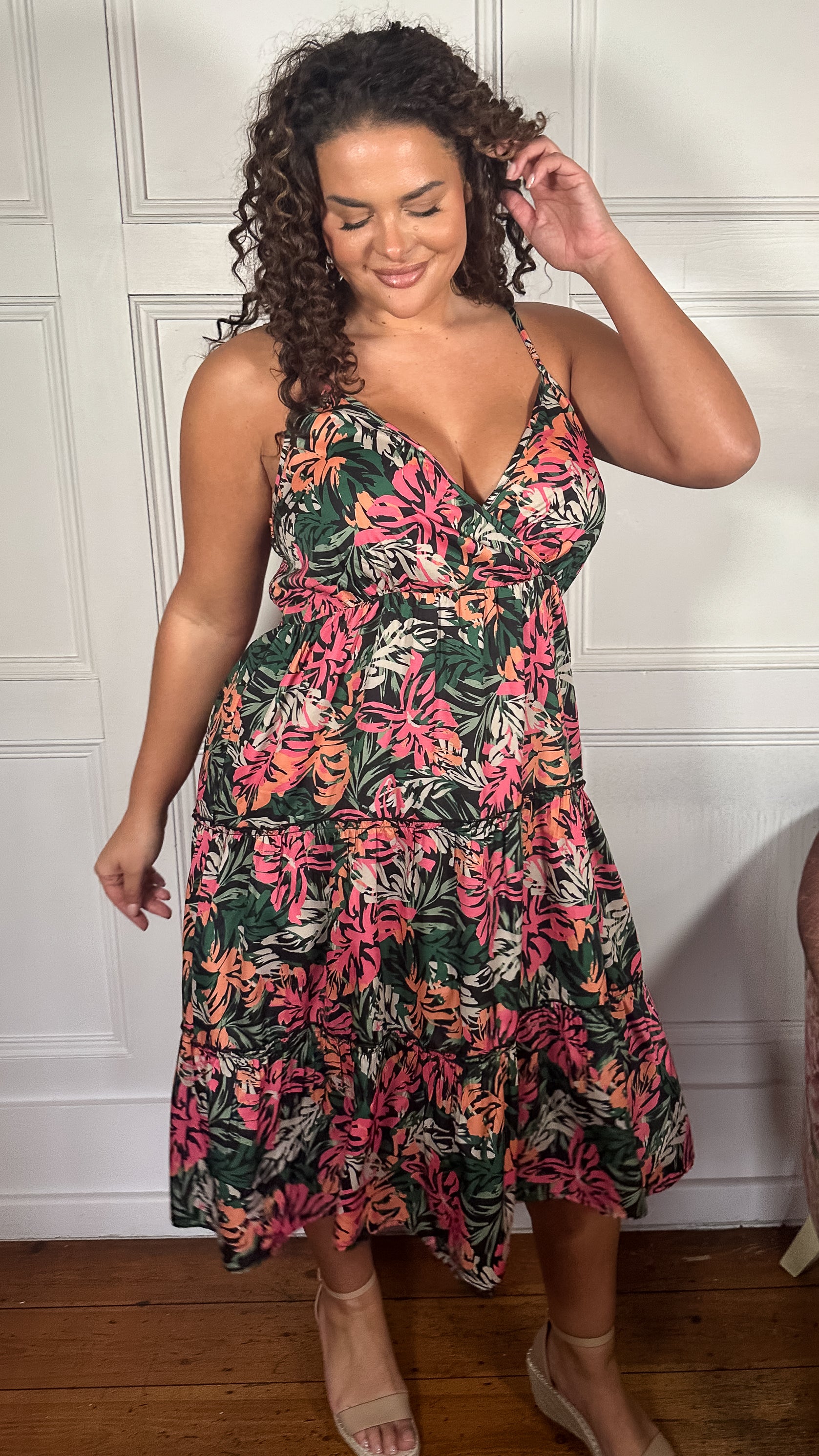 CurveWow Printed Tiered Midi Dress Black Tropical