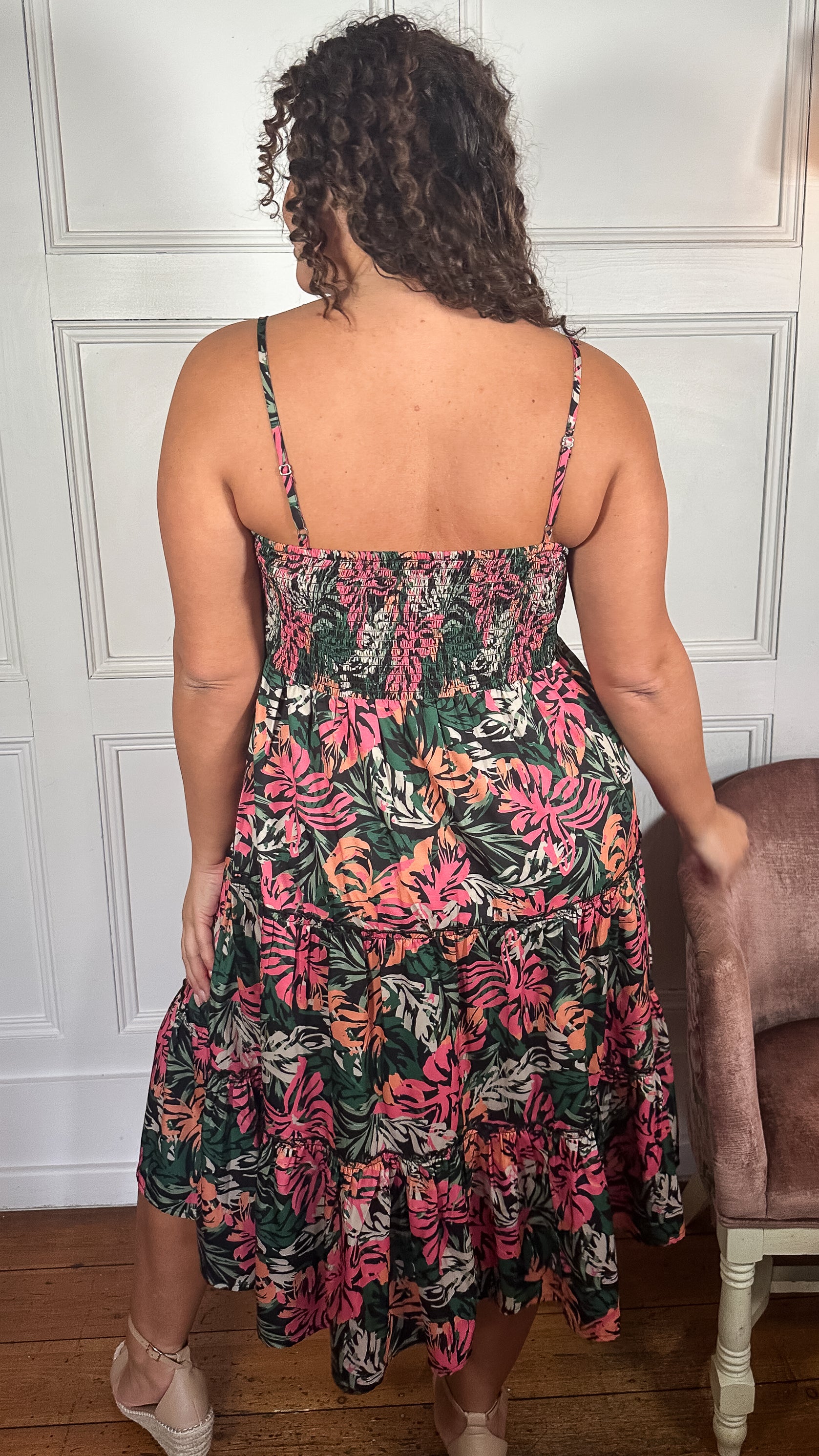 CurveWow Printed Tiered Midi Dress Black Tropical