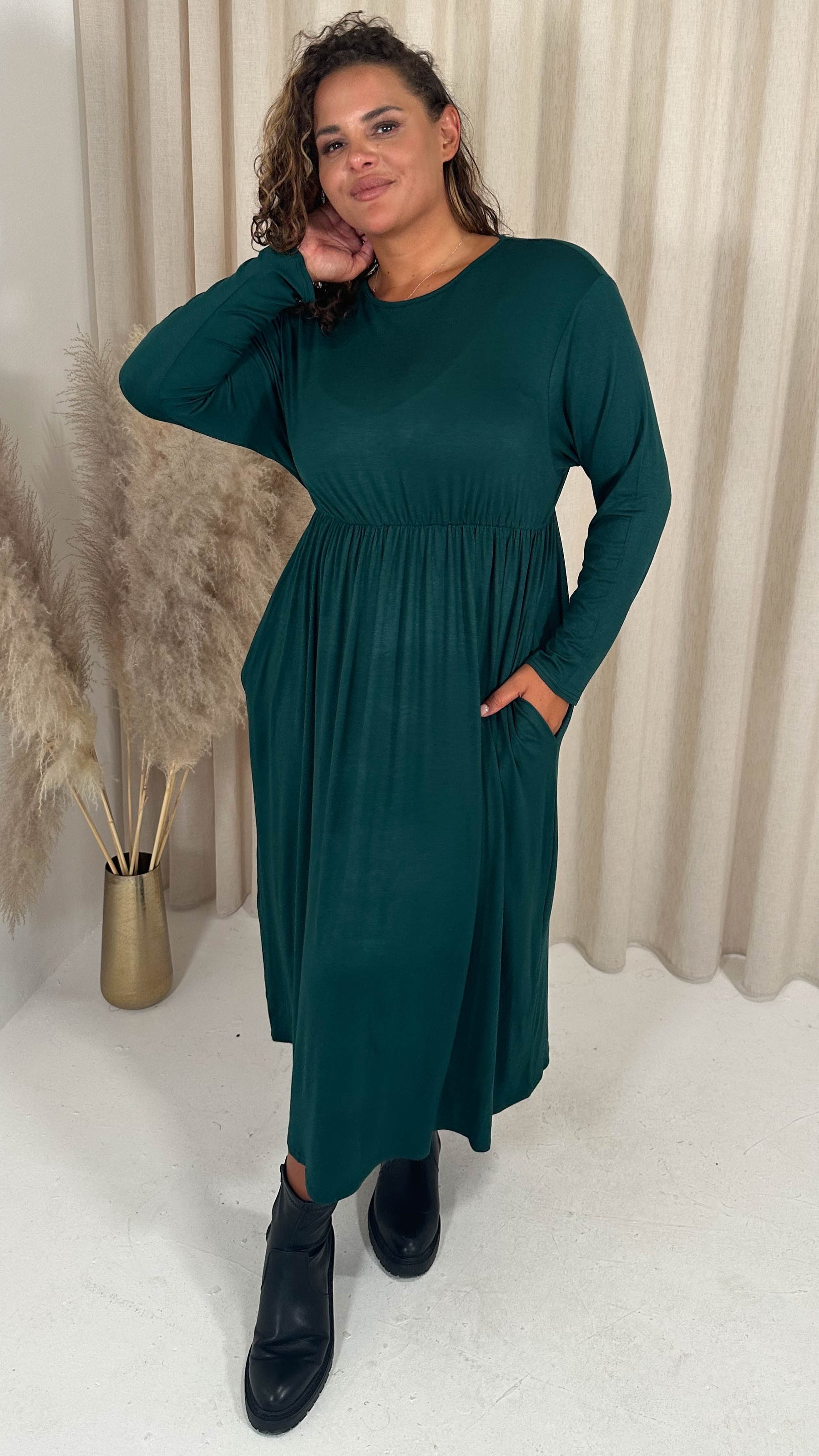CurveWow Long Sleeve Jersey Pocket Midi Dress Forest Green Curvewow CurveWow Long Sleeve Jersey Pocket Midi Dress Forest Green Curvewow