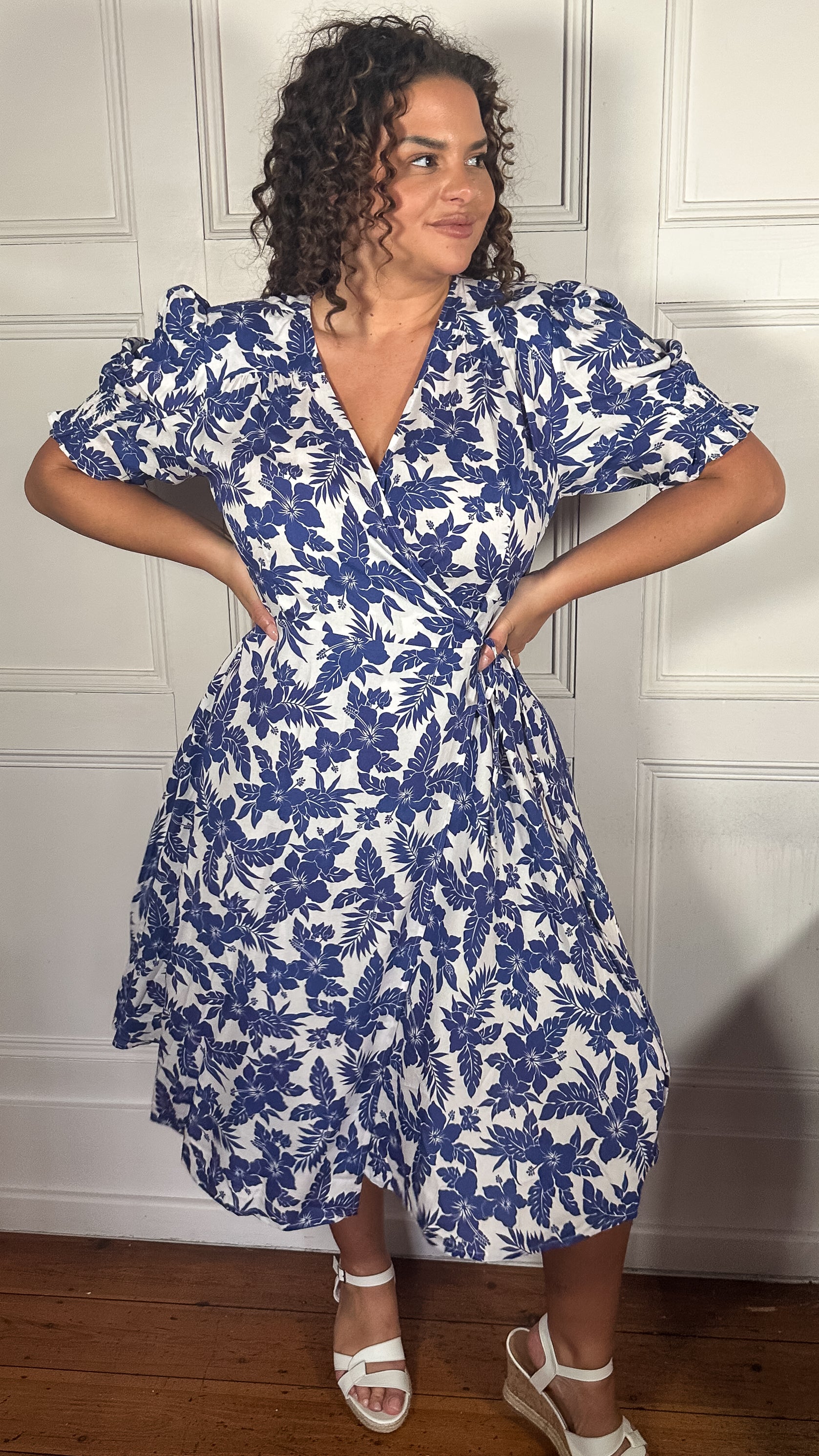 CurveWow Printed Puff Sleeve Wrap Midi Dress Blue Floral Curvewow CurveWow Printed Puff Sleeve Wrap Midi Dress Blue Floral Curvewow