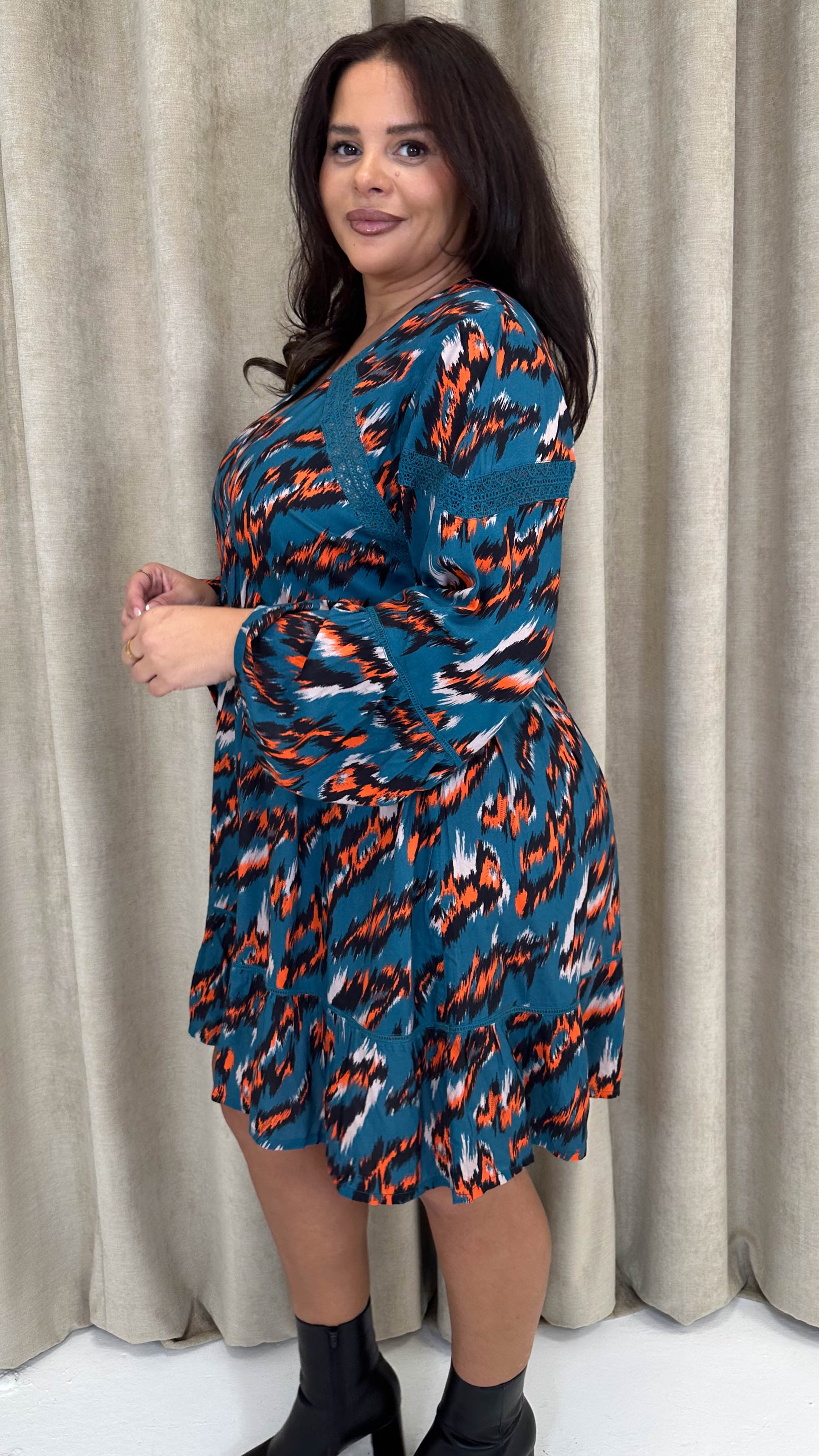 CurveWow Lace Insert V Neck Smock Dress Leopard Print Curvewow CurveWow Lace Insert V Neck Smock Dress Leopard Print Curvewow