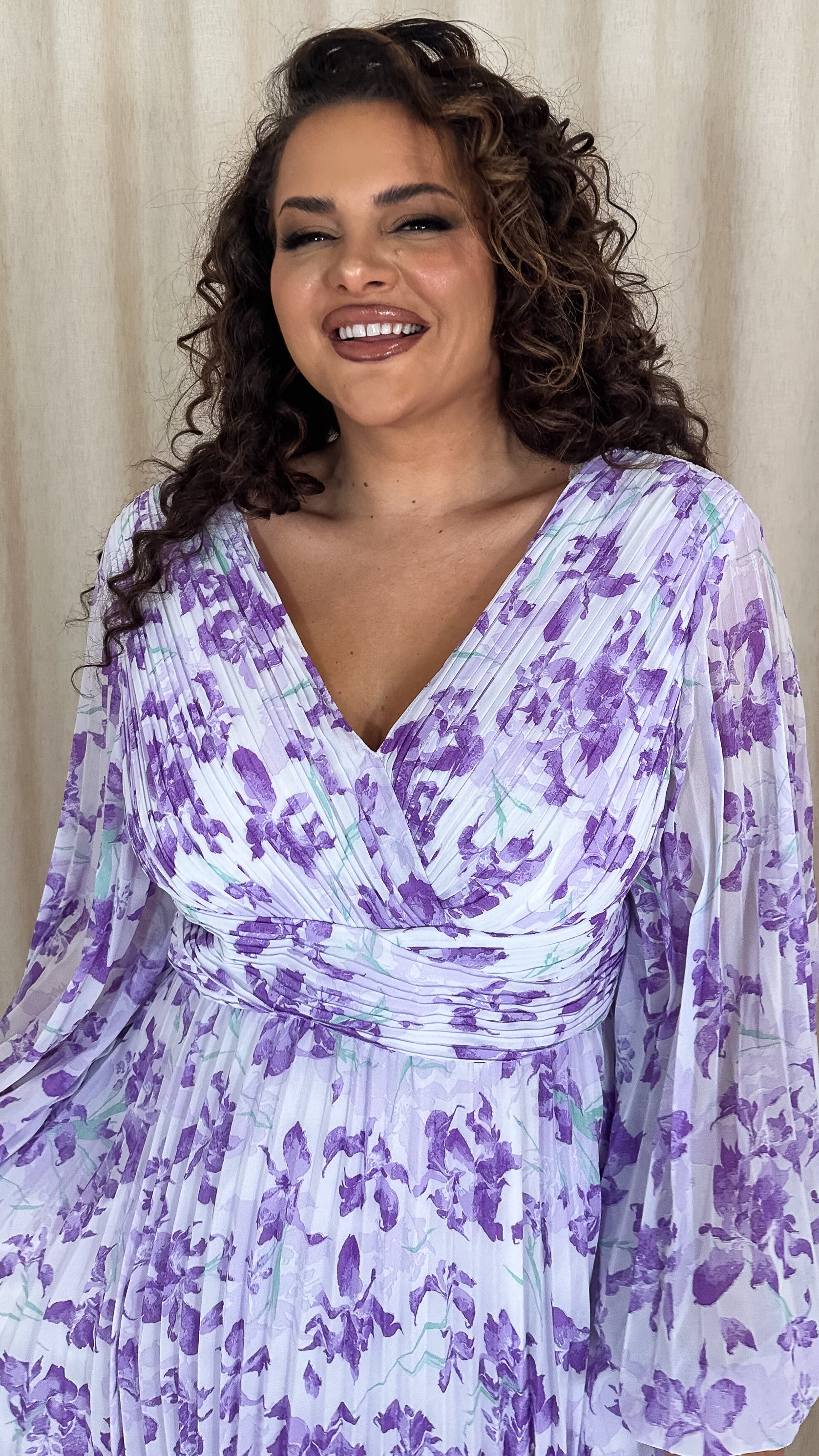 CurveWow Pleated Wrap Maxi Dress Lilac Floral Curvewow CurveWow Pleated Wrap Maxi Dress Lilac Floral Curvewow