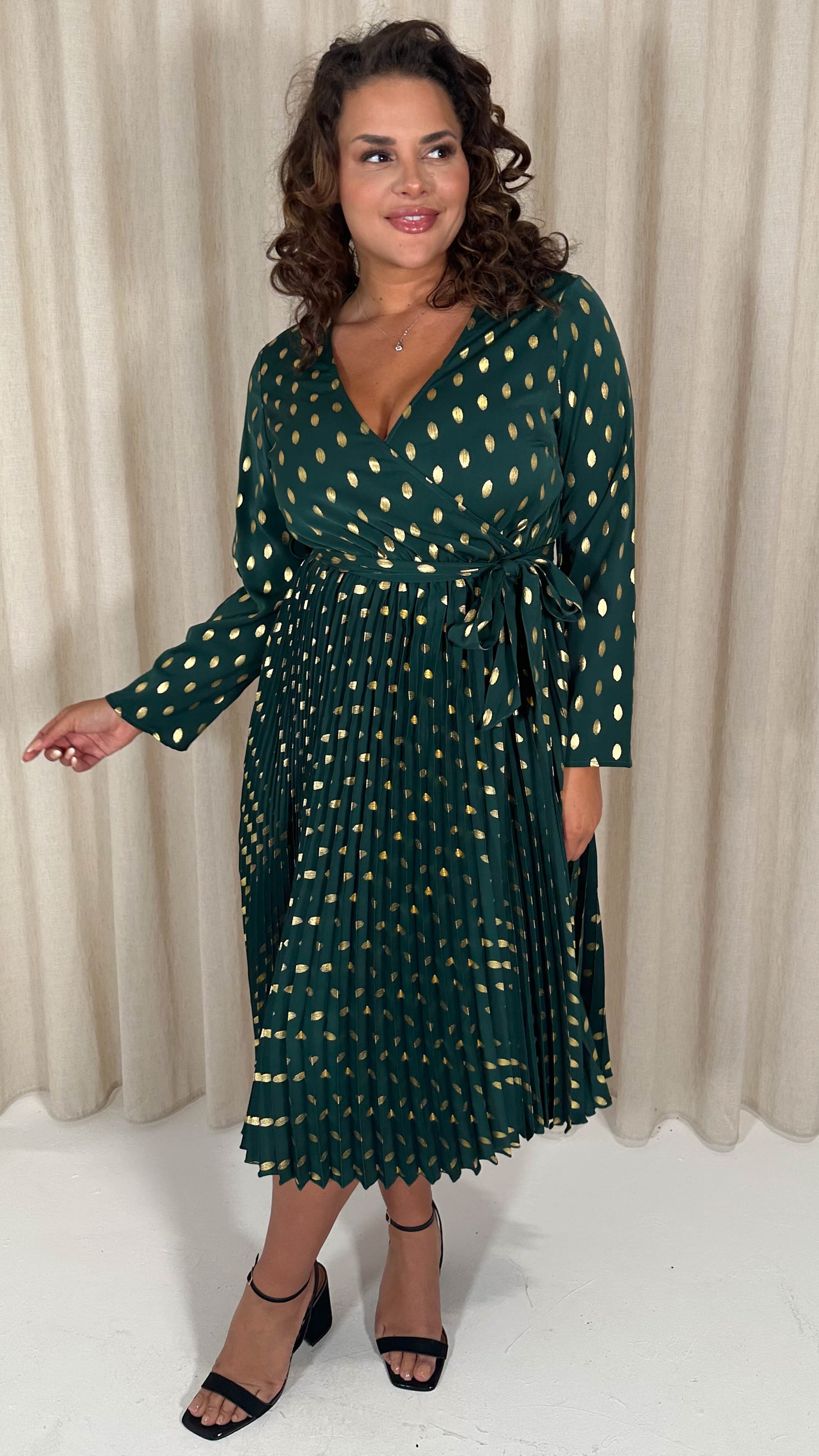 CurveWow Long Sleeve Pleated Wrap Dress Green Spot Curvewow CurveWow Long Sleeve Pleated Wrap Dress Green Spot Curvewow