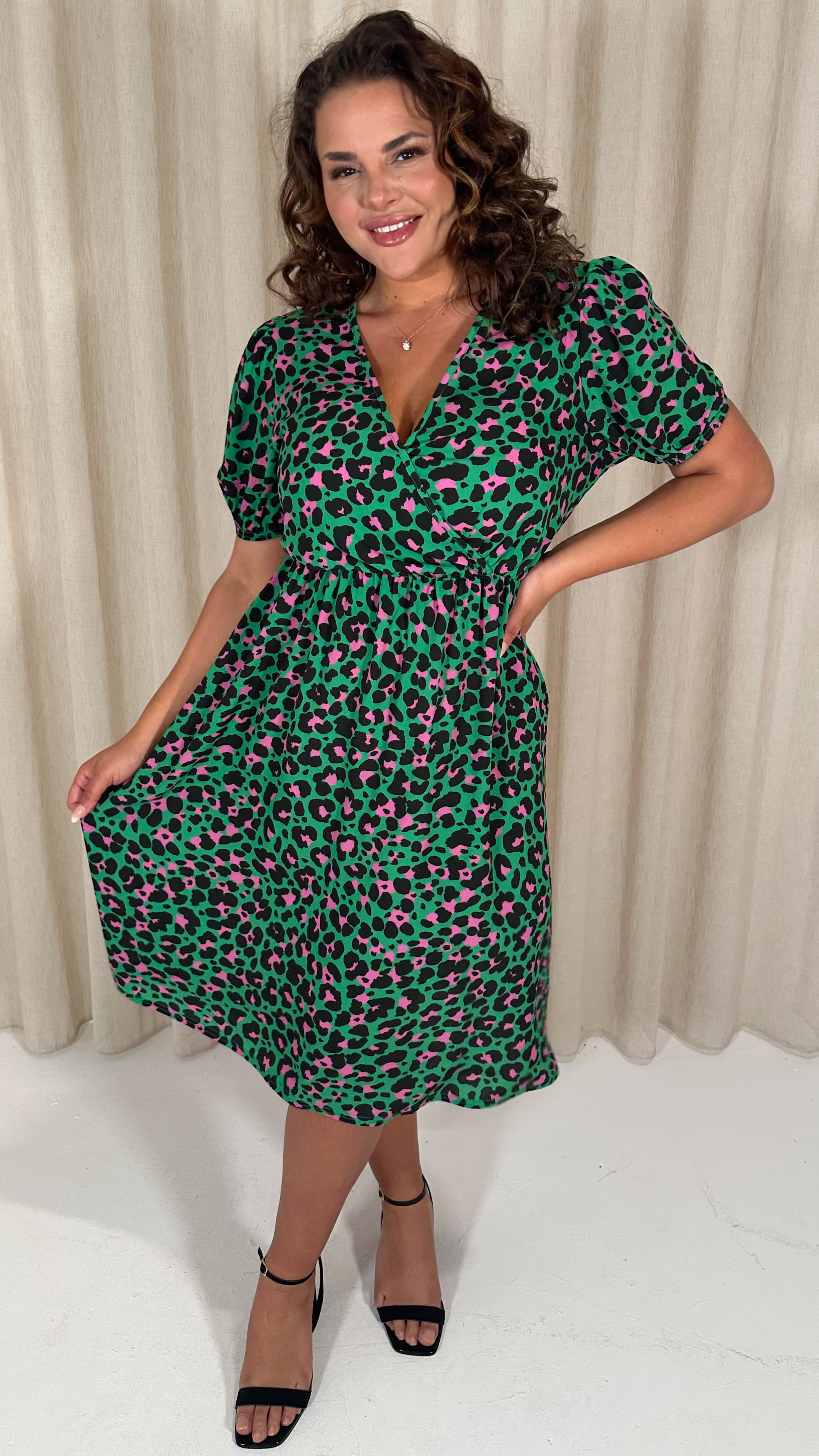 CurveWow Puff Sleeve Wrap Midi Dress Green Animal Curvewow CurveWow Puff Sleeve Wrap Midi Dress Green Animal Curvewow