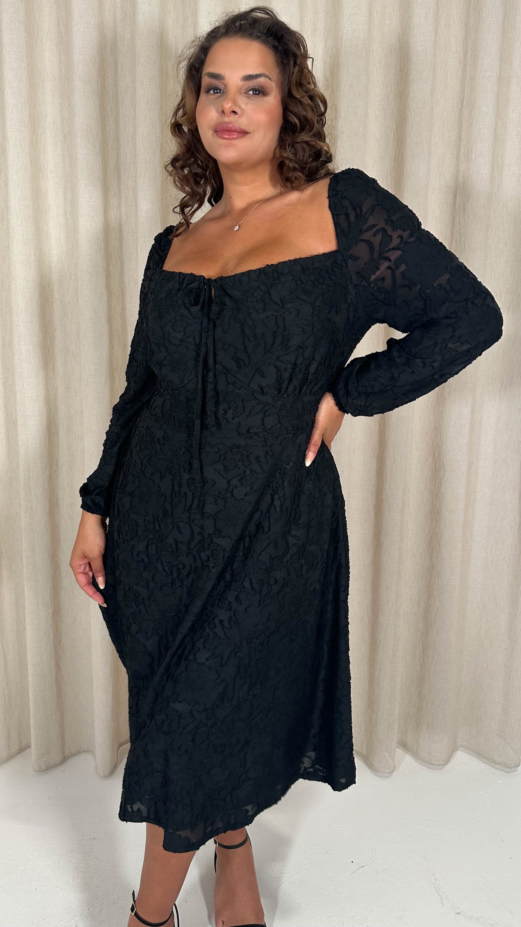 CurveWow Floral Milkmaid Midi Dress Black Curvewow CurveWow Floral Milkmaid Midi Dress Black Curvewow