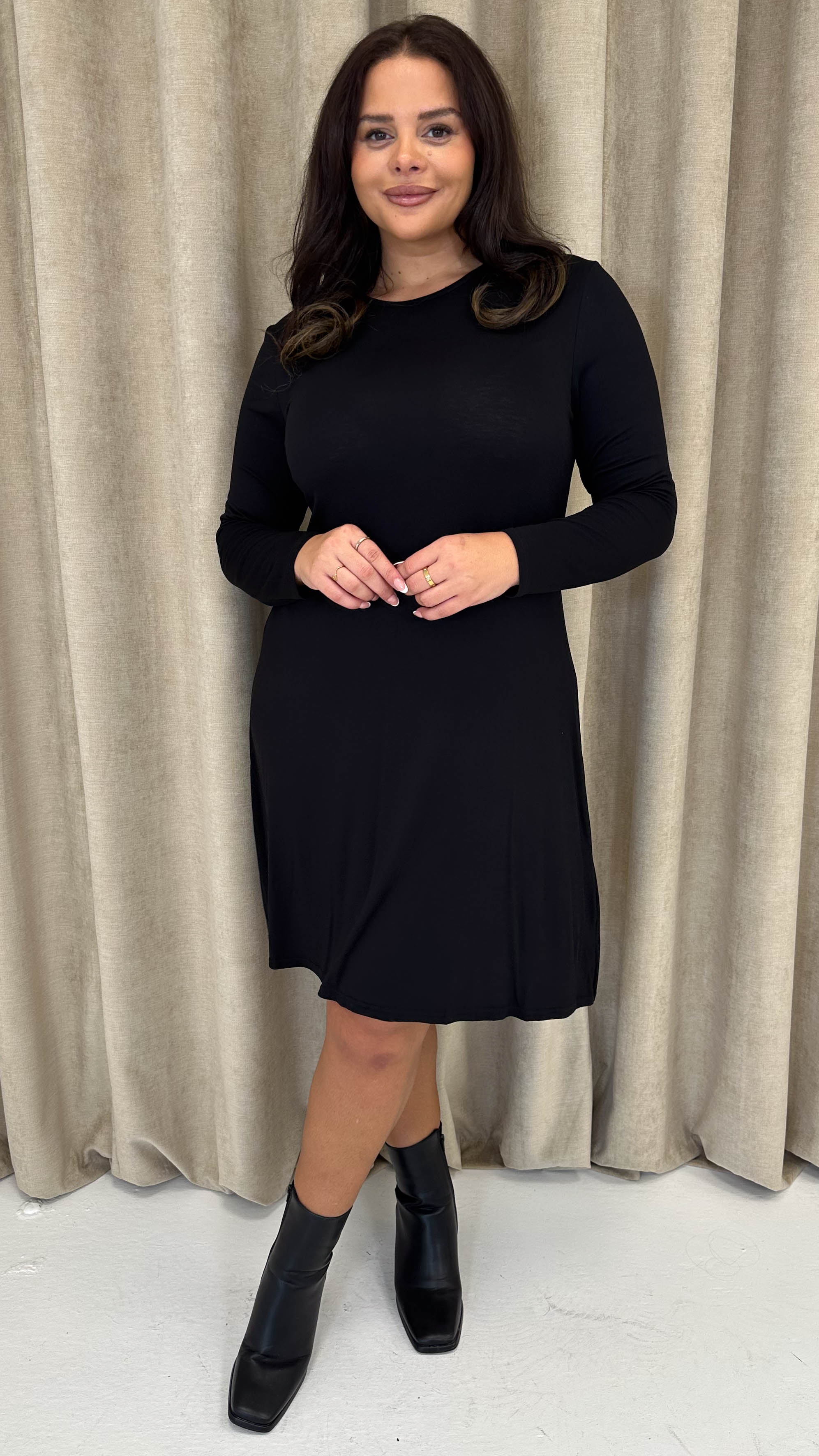 CurveWow Long Sleeve Swing Dress Black Curvewow CurveWow Long Sleeve Swing Dress Black Curvewow