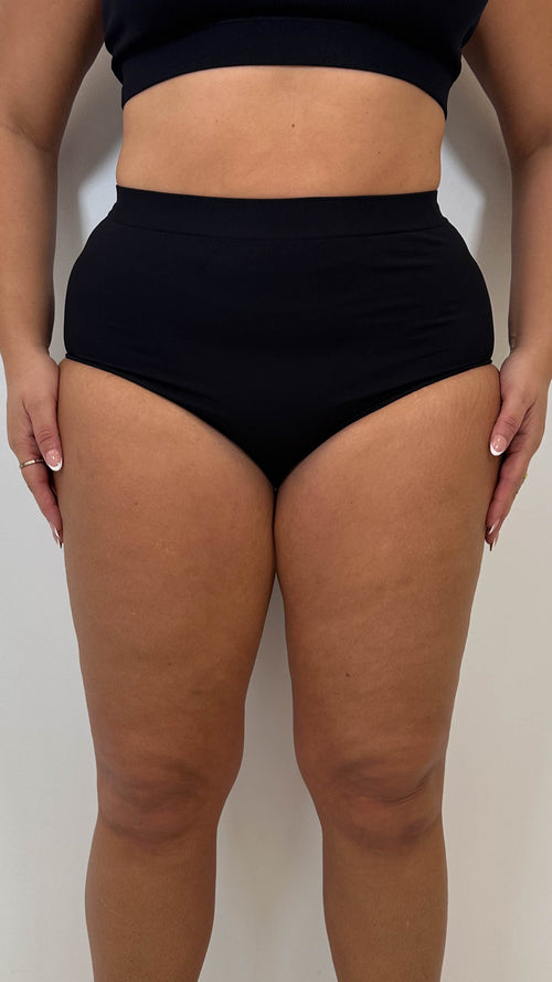 Curvy Seam Free Comfort Brief Black