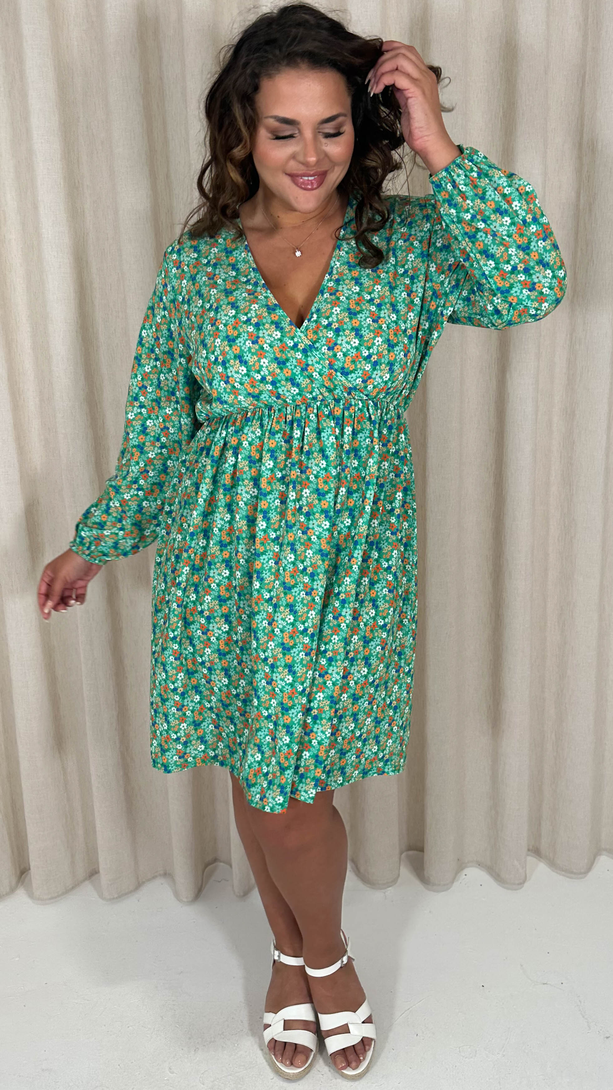 CurveWow Long Sleeve Wrap Mini Dress Green Ditsy Floral Curvewow CurveWow Long Sleeve Wrap Mini Dress Green Ditsy Floral Curvewow