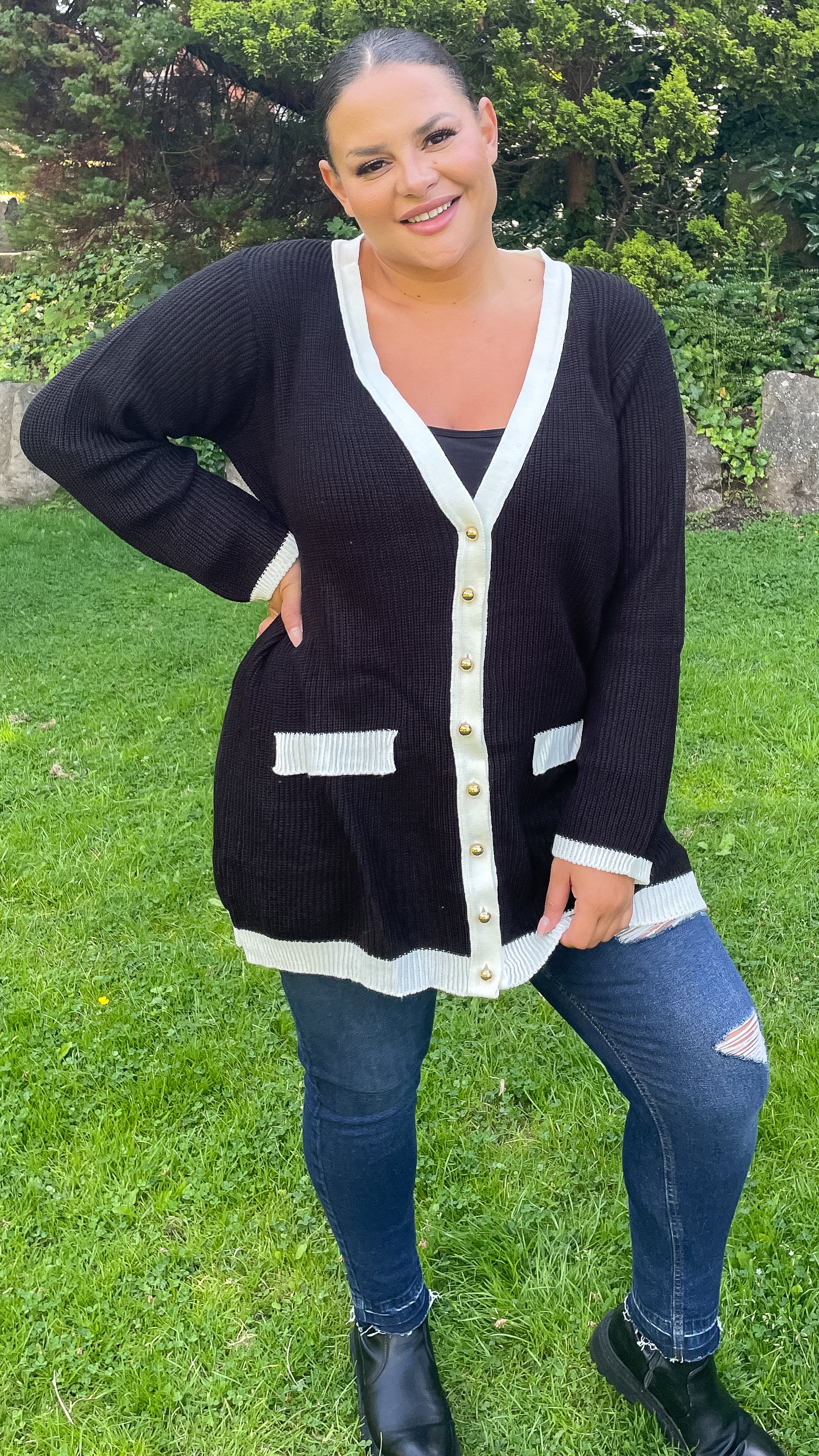CurveWow Contrast Cardigan Black/Ivory
