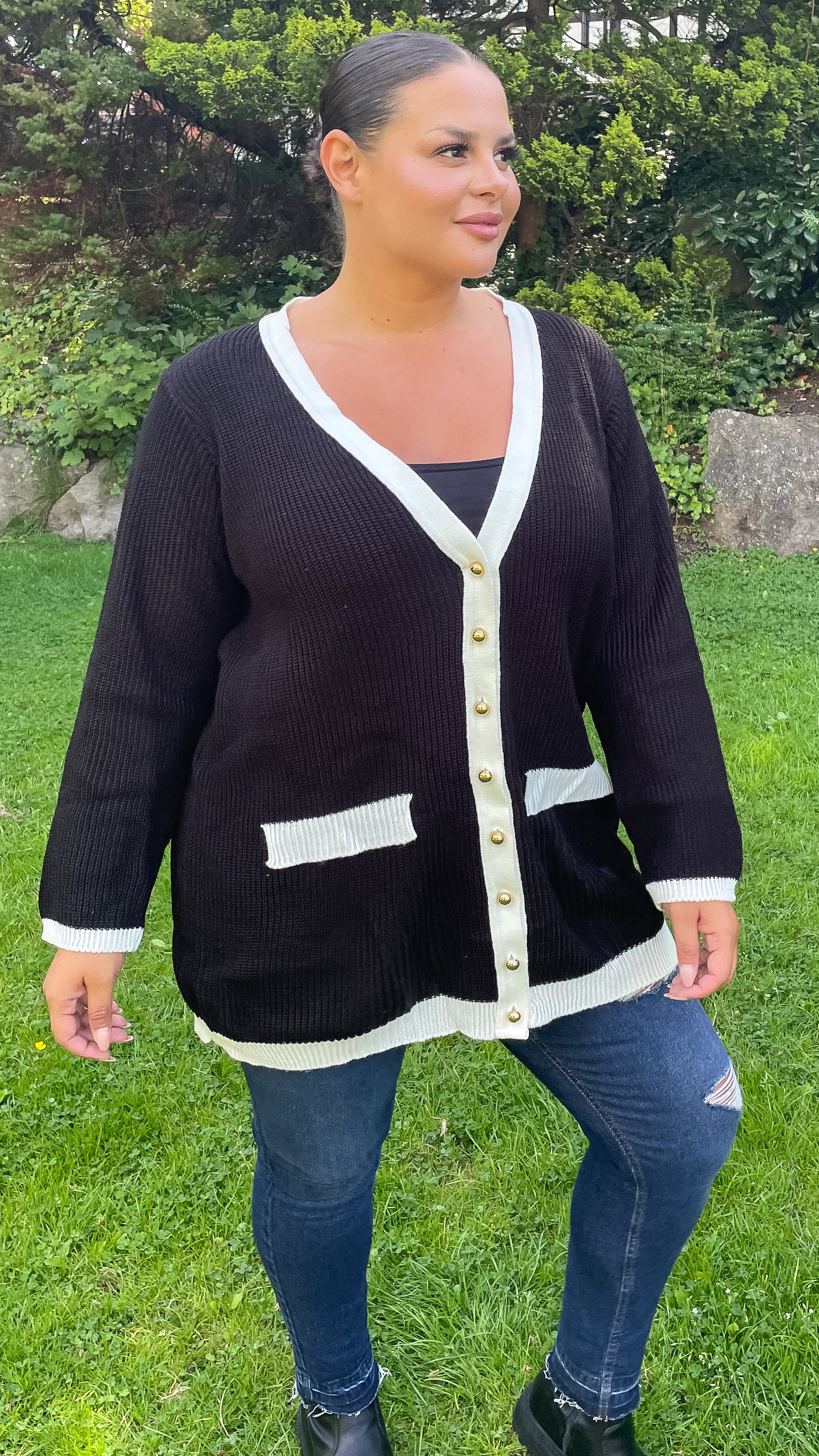 CurveWow Contrast Cardigan Black/Ivory