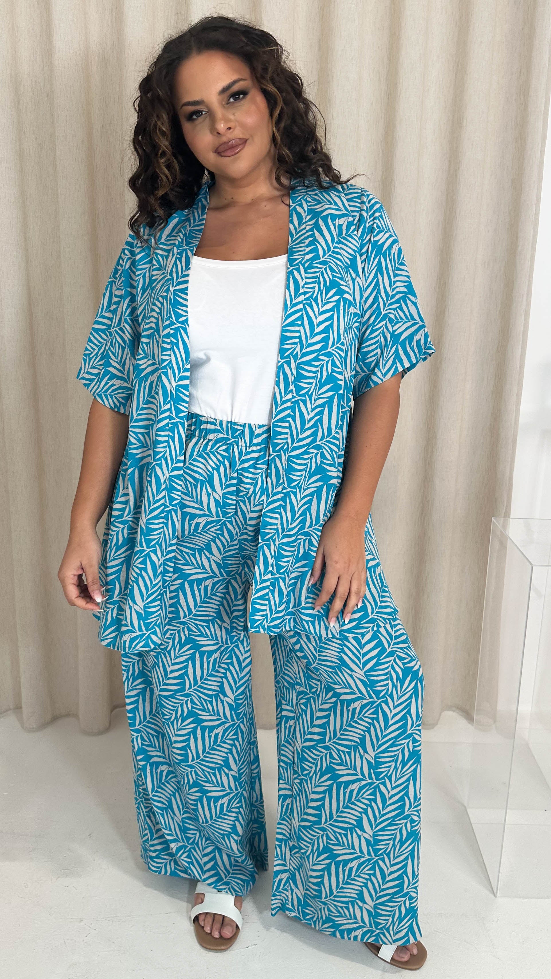 CurveWow Short Kimono Blue Leaf