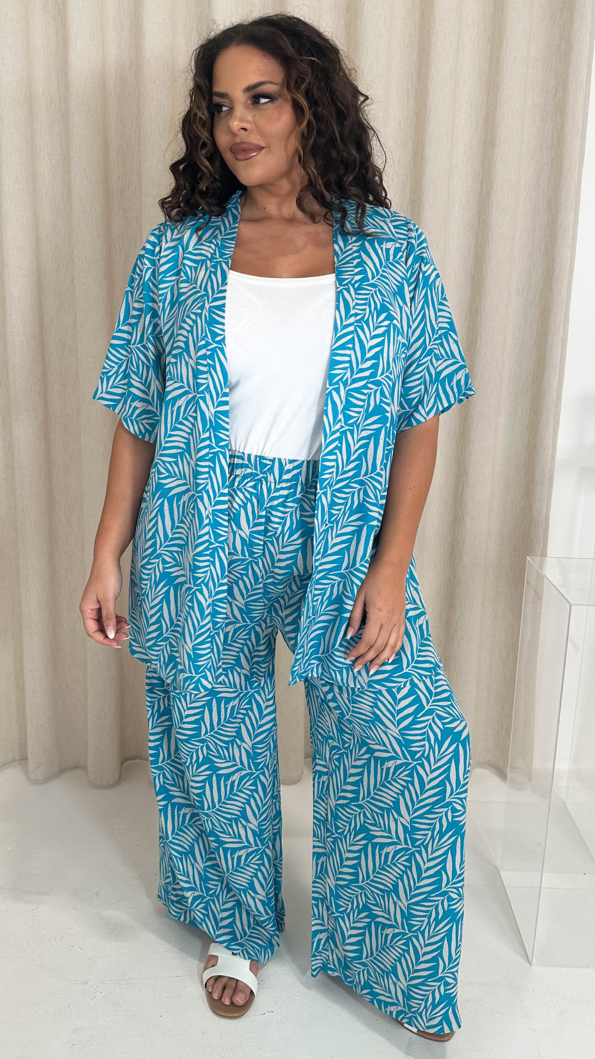 CurveWow Short Kimono Blue Leaf