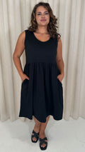 CurveWow Basic Sleeveless Pocket Dress Black