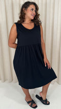 CurveWow Basic Sleeveless Pocket Dress Black