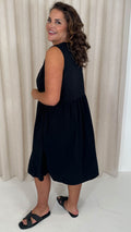 CurveWow Basic Sleeveless Pocket Dress Black