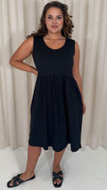 CurveWow Basic Sleeveless Pocket Dress Black