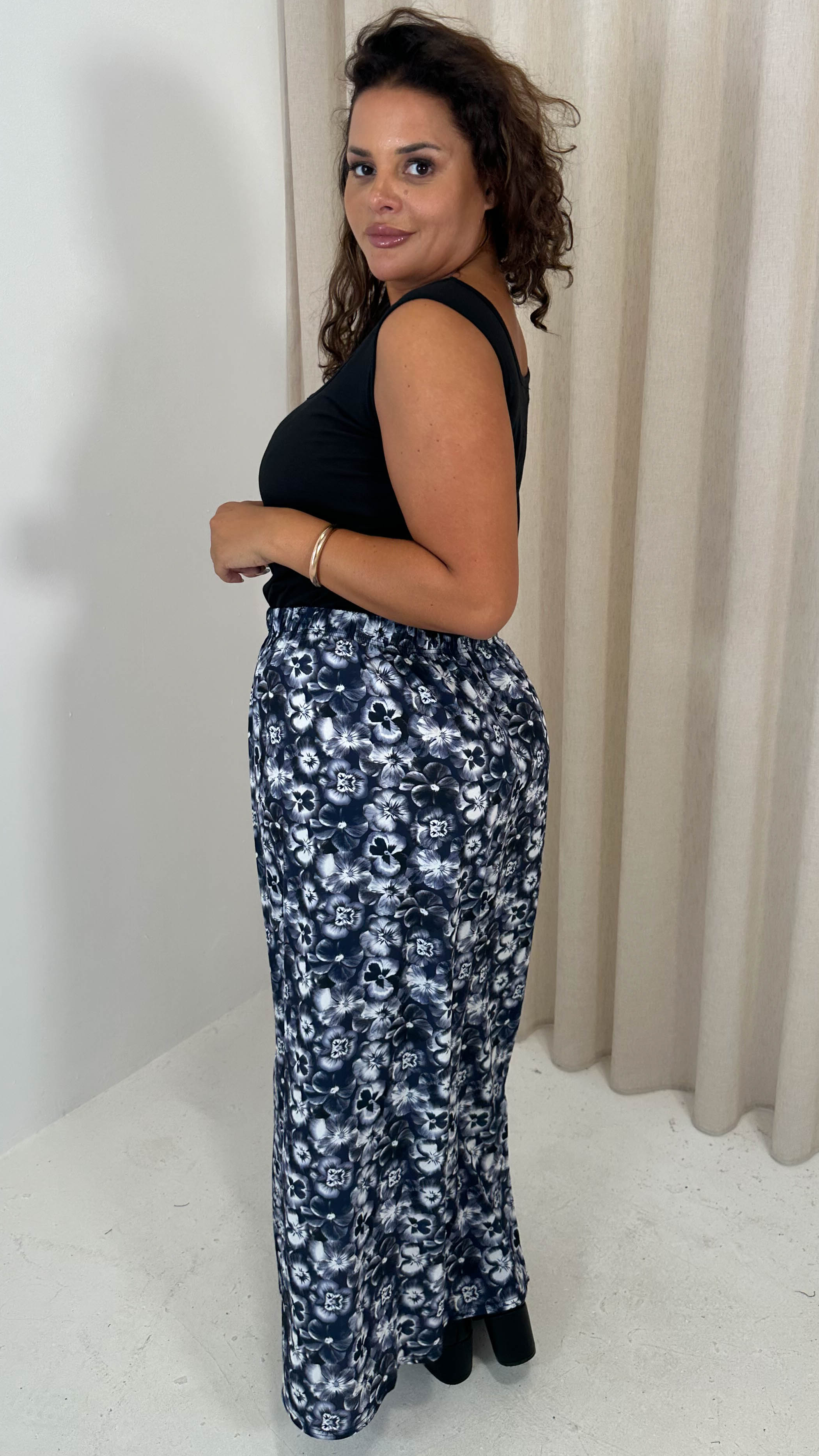 CurveWow Bubble Crepe Split Side Midaxi Skirt Navy Floral