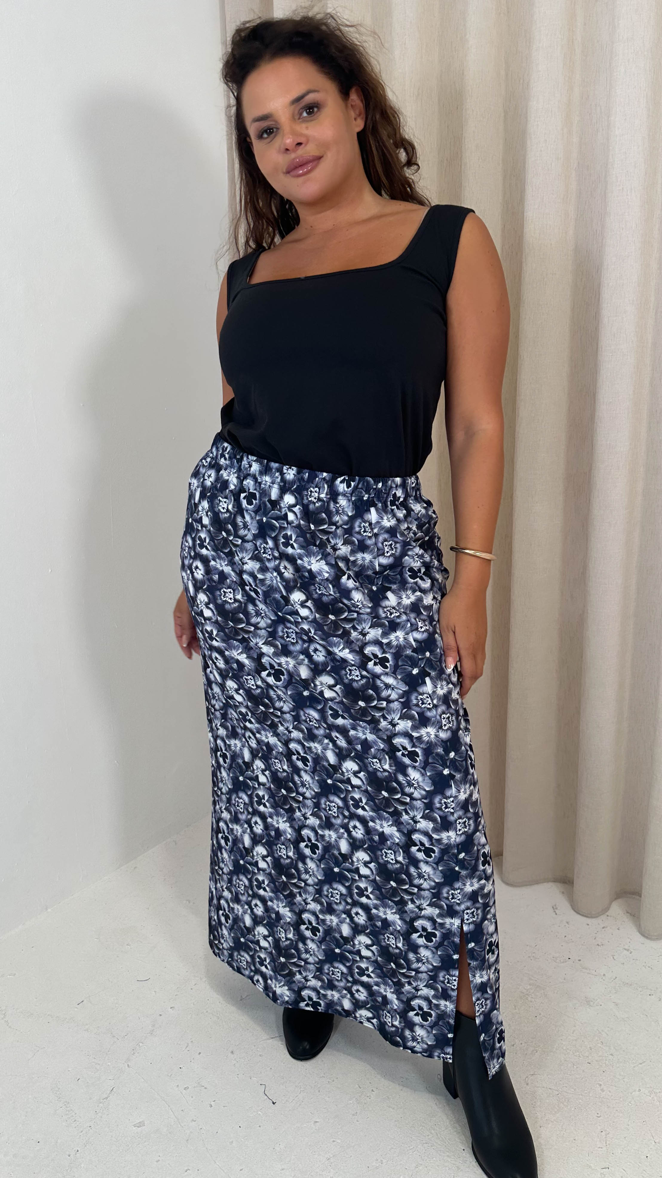 CurveWow Bubble Crepe Split Side Midaxi Skirt Navy Floral