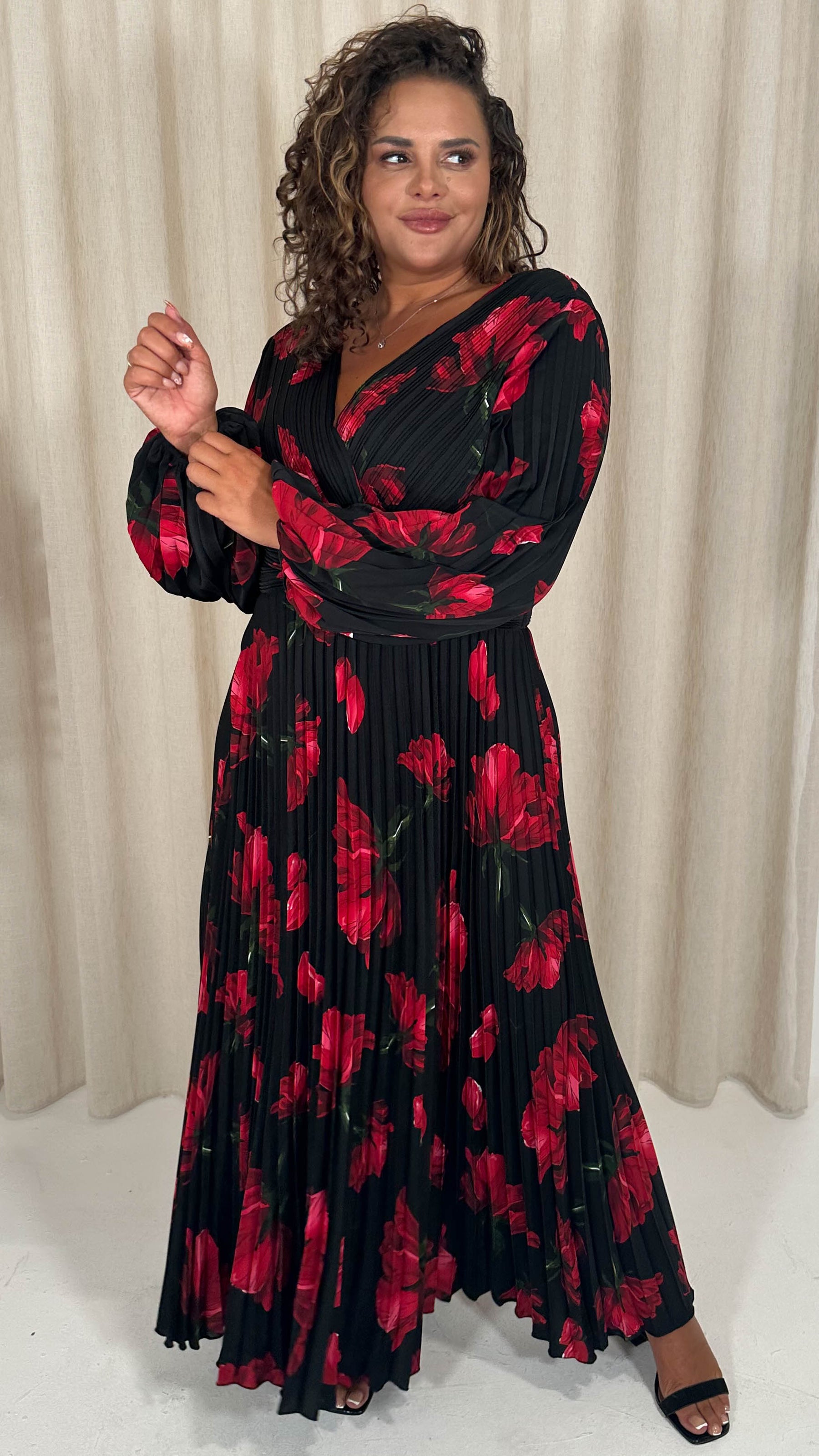 CurveWow Pleated Wrap Maxi Dress Black and Red Floral Curvewow CurveWow Pleated Wrap Maxi Dress Black and Red Floral Curvewow