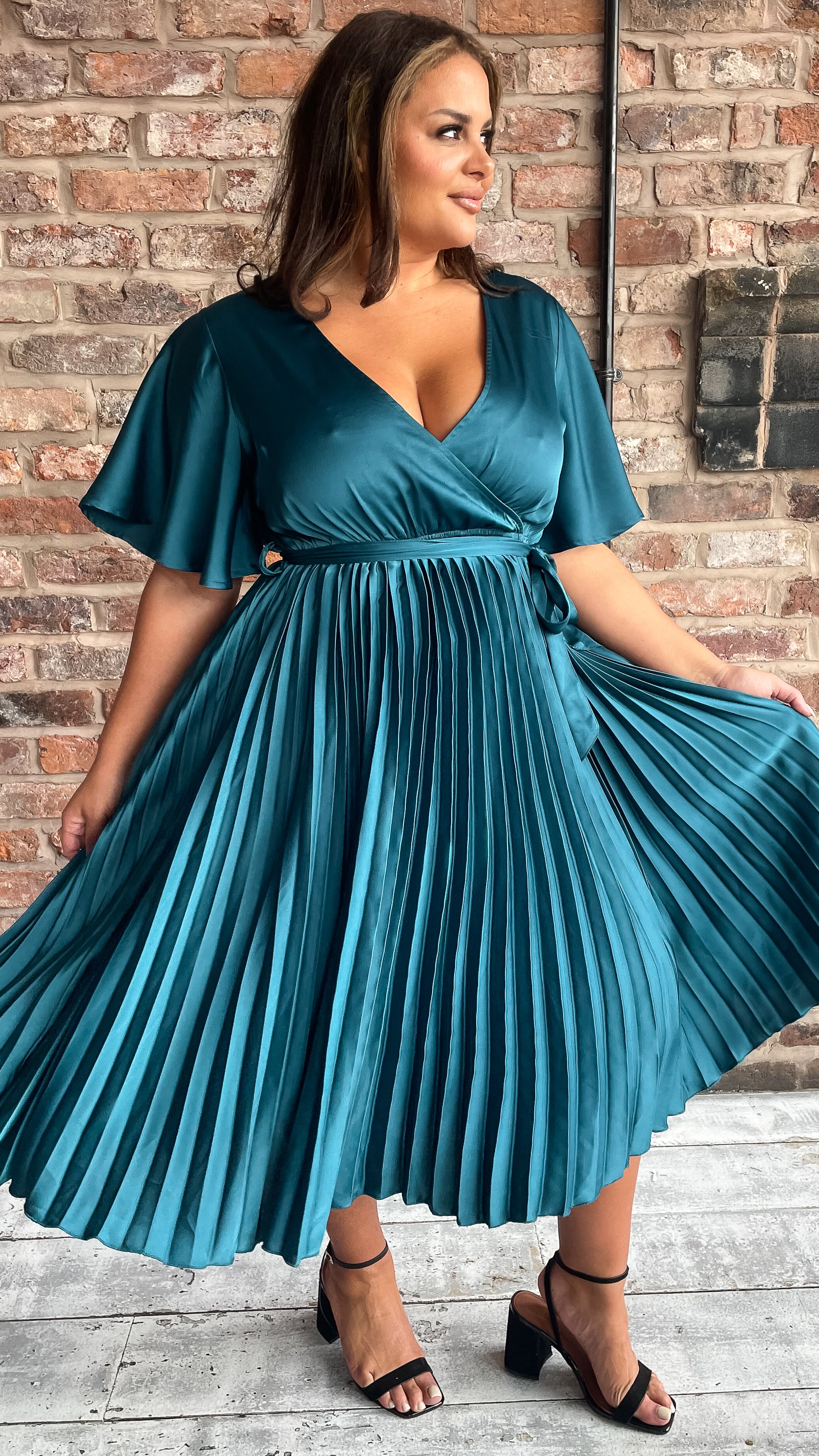 teal pleated dress Yours London Women's Plus Size Teal Blue Knot Pleated Maxi Dress Size 22-24