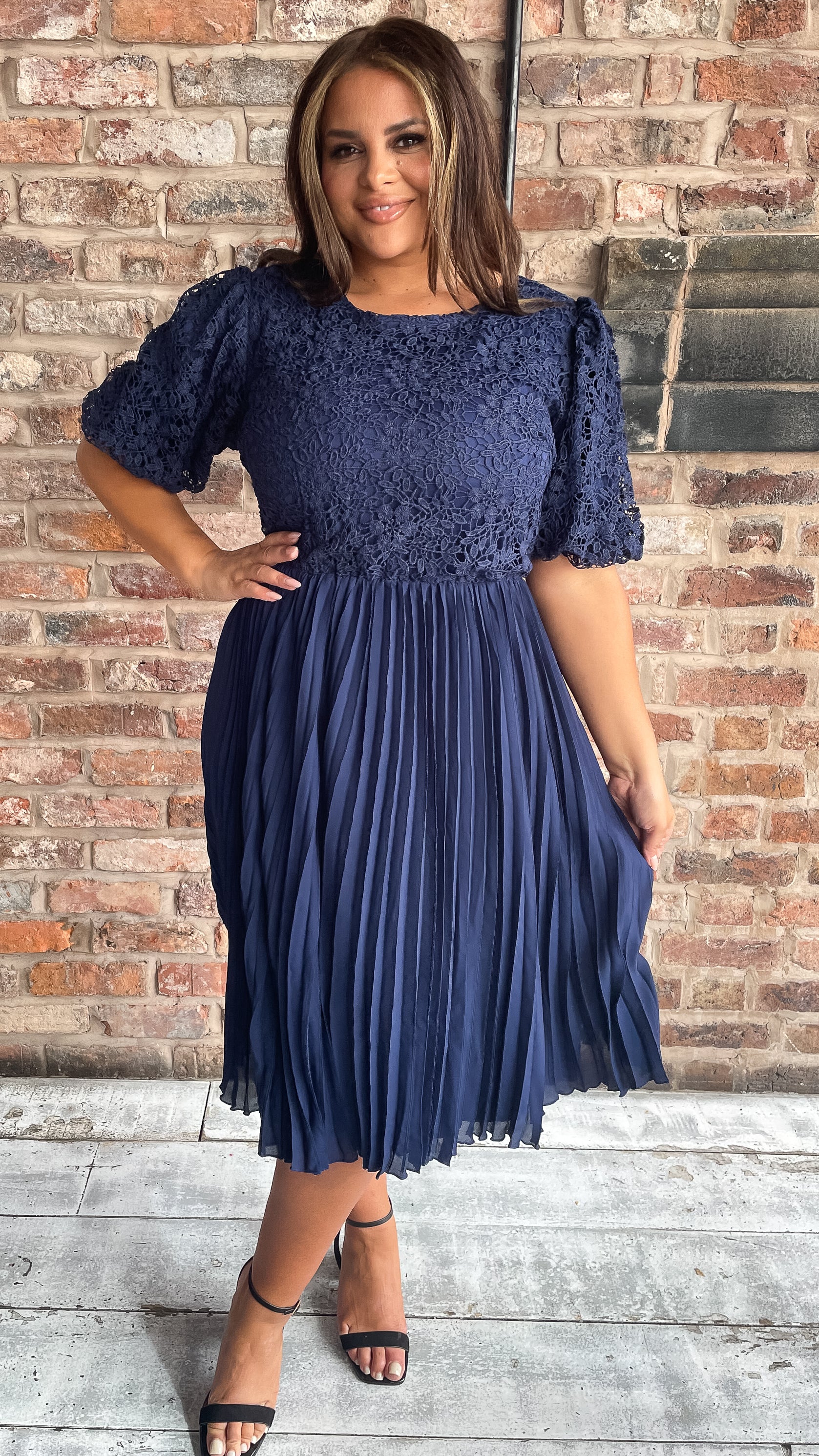 CurveWow Lace Top Pleated Dress Navy – Curvewow
