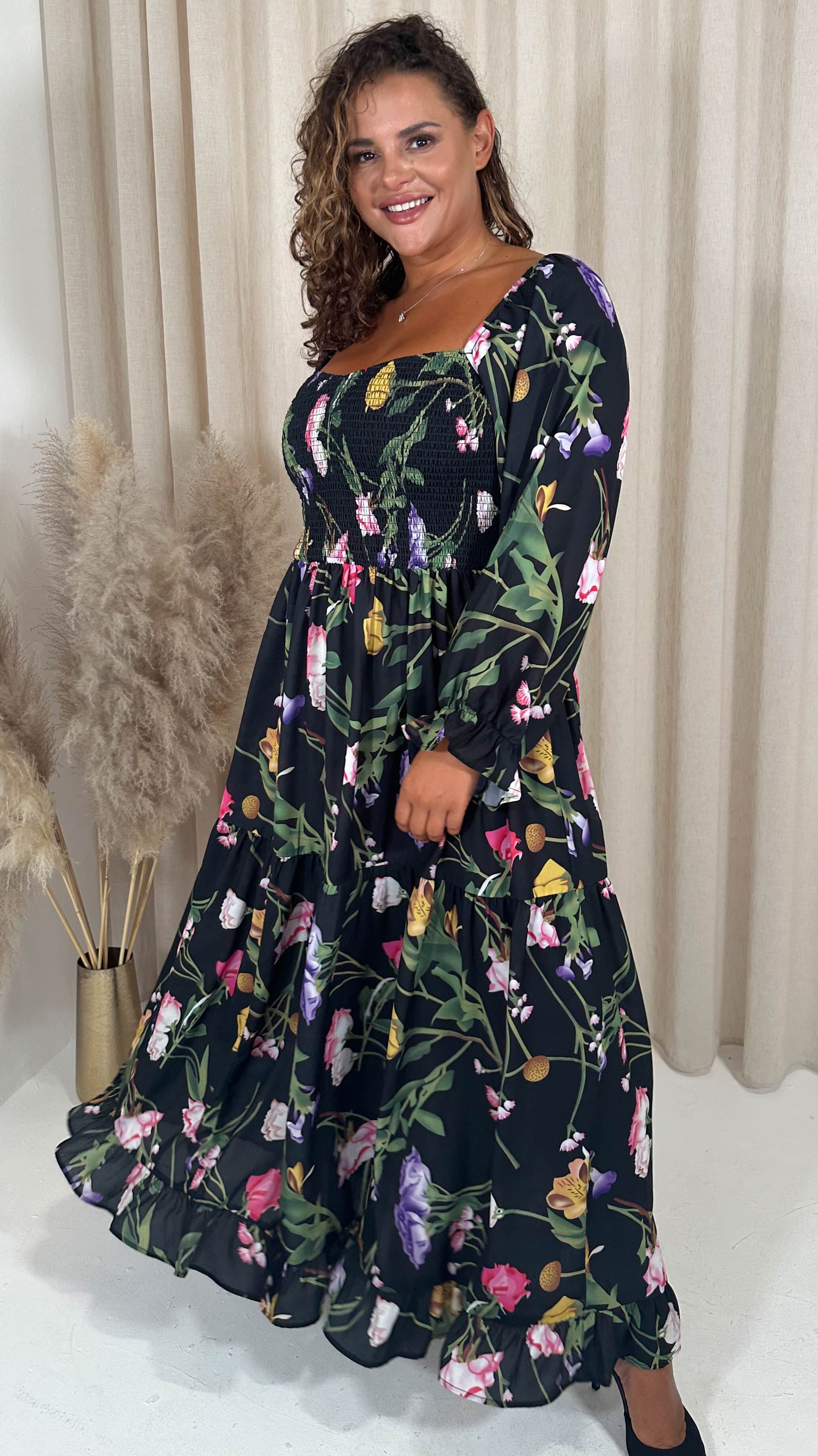 CurveWow Shirred Top Maxi Dress Black Floral Curvewow CurveWow Shirred Top Maxi Dress Black Floral Curvewow