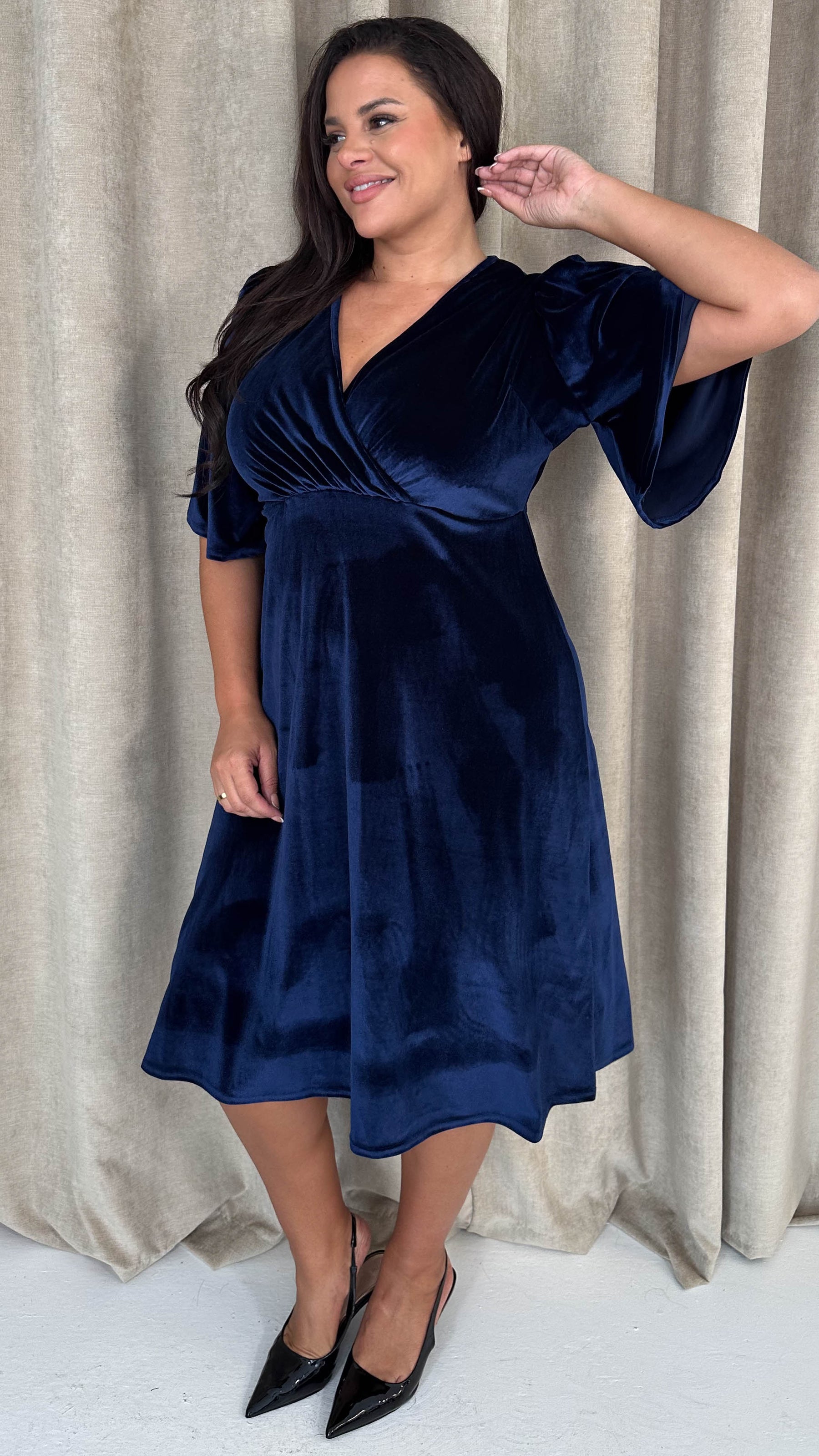 CurveWow Velvet Wrap Dress Navy – Curvewow CurveWow Velvet Wrap Dress Navy – Curvewow