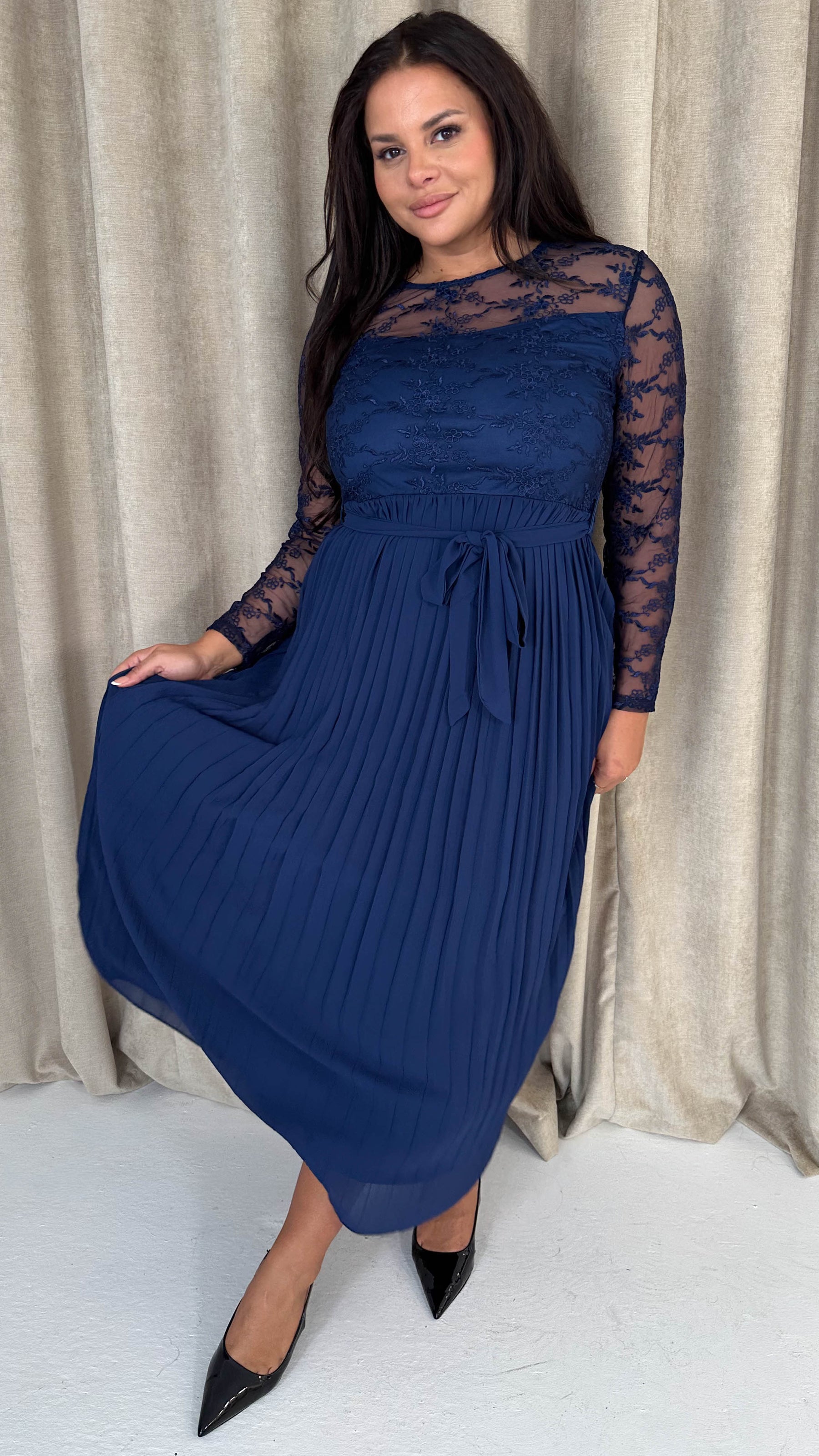 CurveWow Lace Top Pleated Maxi Dress Navy Curvewow CurveWow Lace Top Pleated Maxi Dress Navy Curvewow