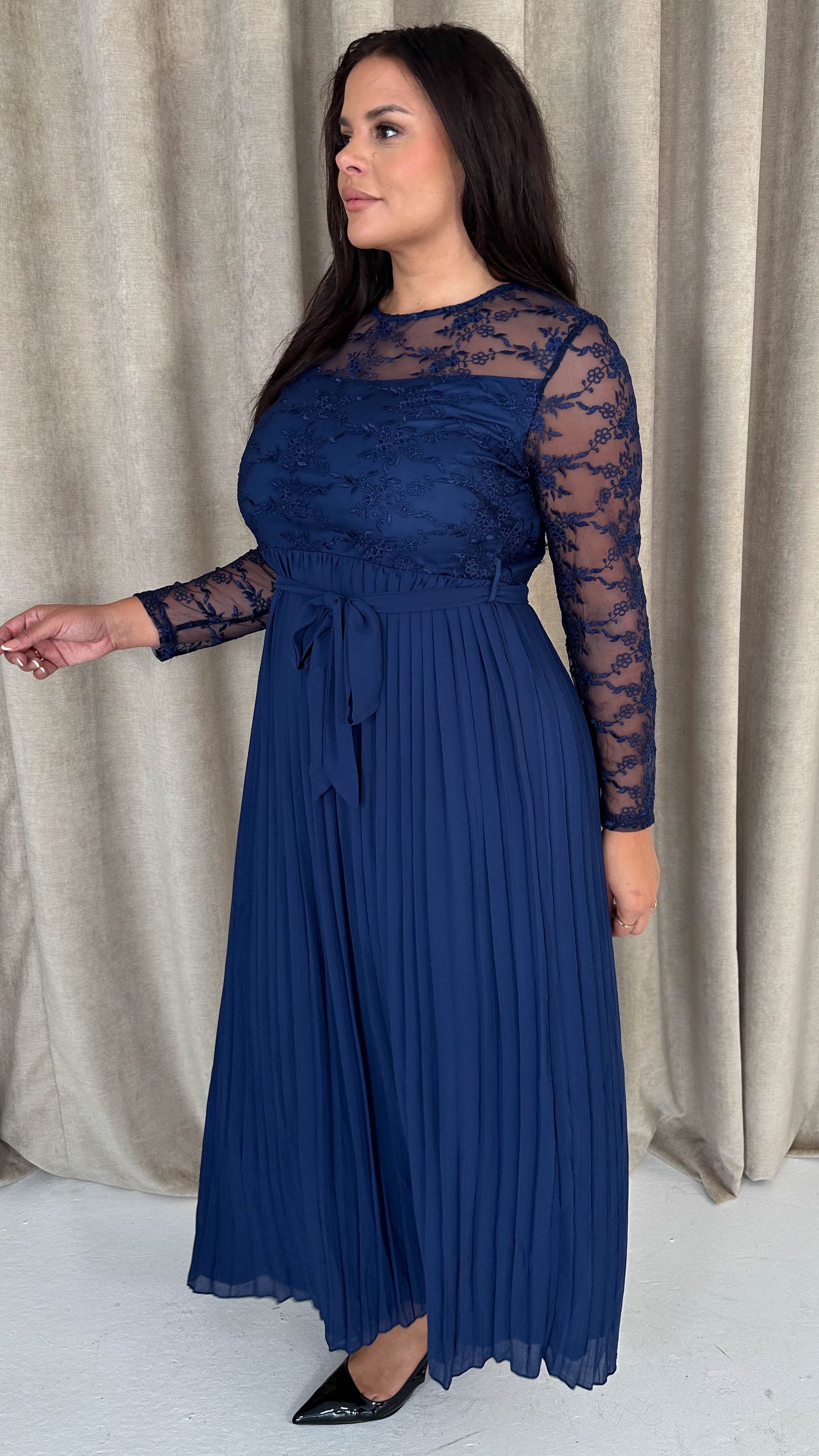 CurveWow Lace Top Pleated Maxi Dress Navy Curvewow CurveWow Lace Top Pleated Maxi Dress Navy Curvewow