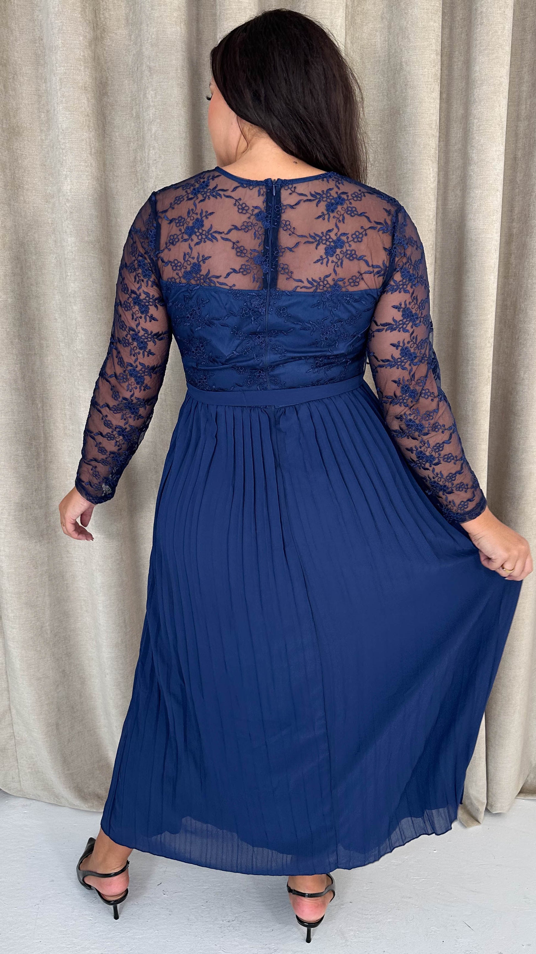 CurveWow Lace Top Pleated Maxi Dress Navy Curvewow CurveWow Lace Top Pleated Maxi Dress Navy Curvewow