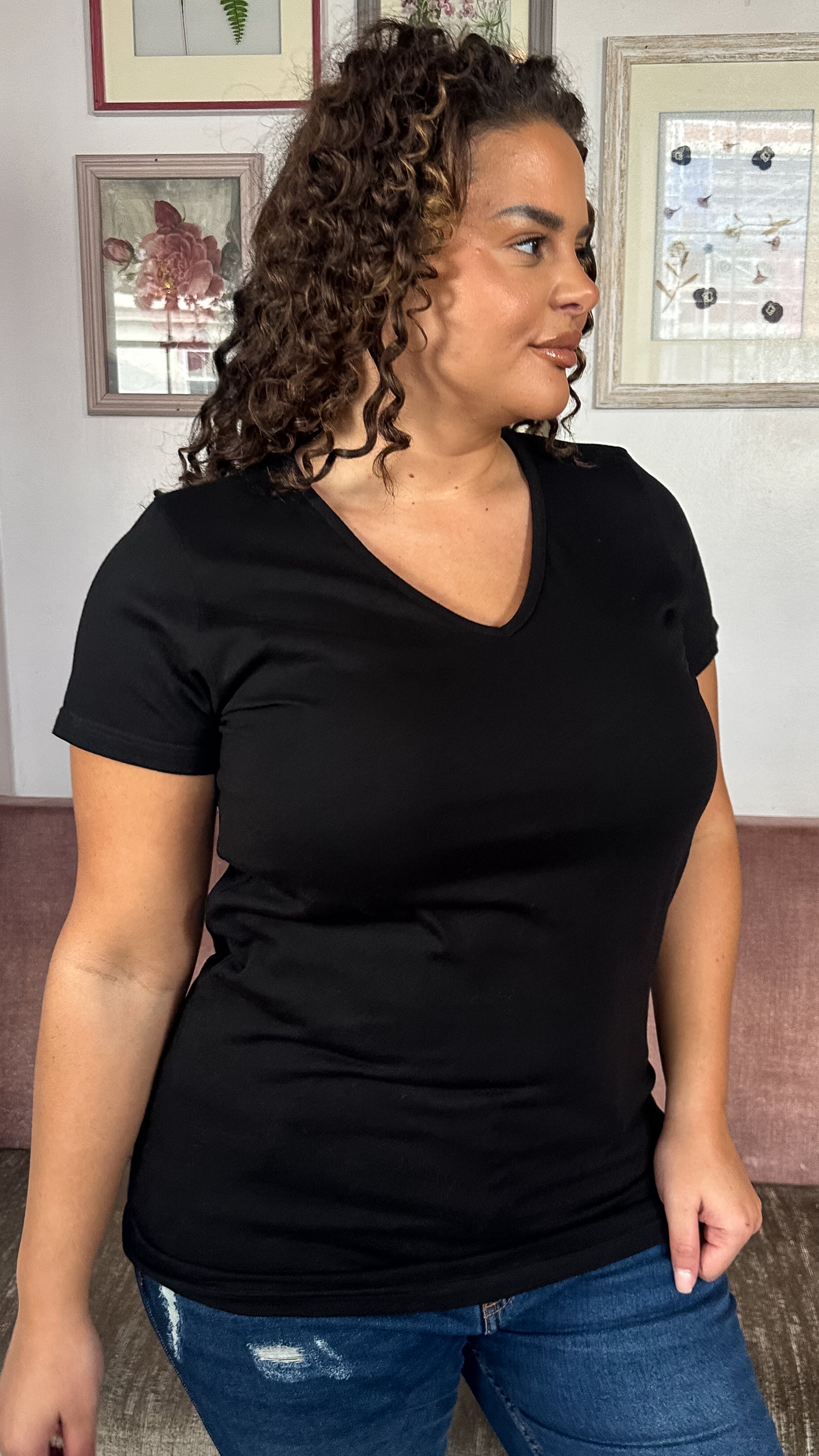 CurveWow V-Neck T-Shirt Black