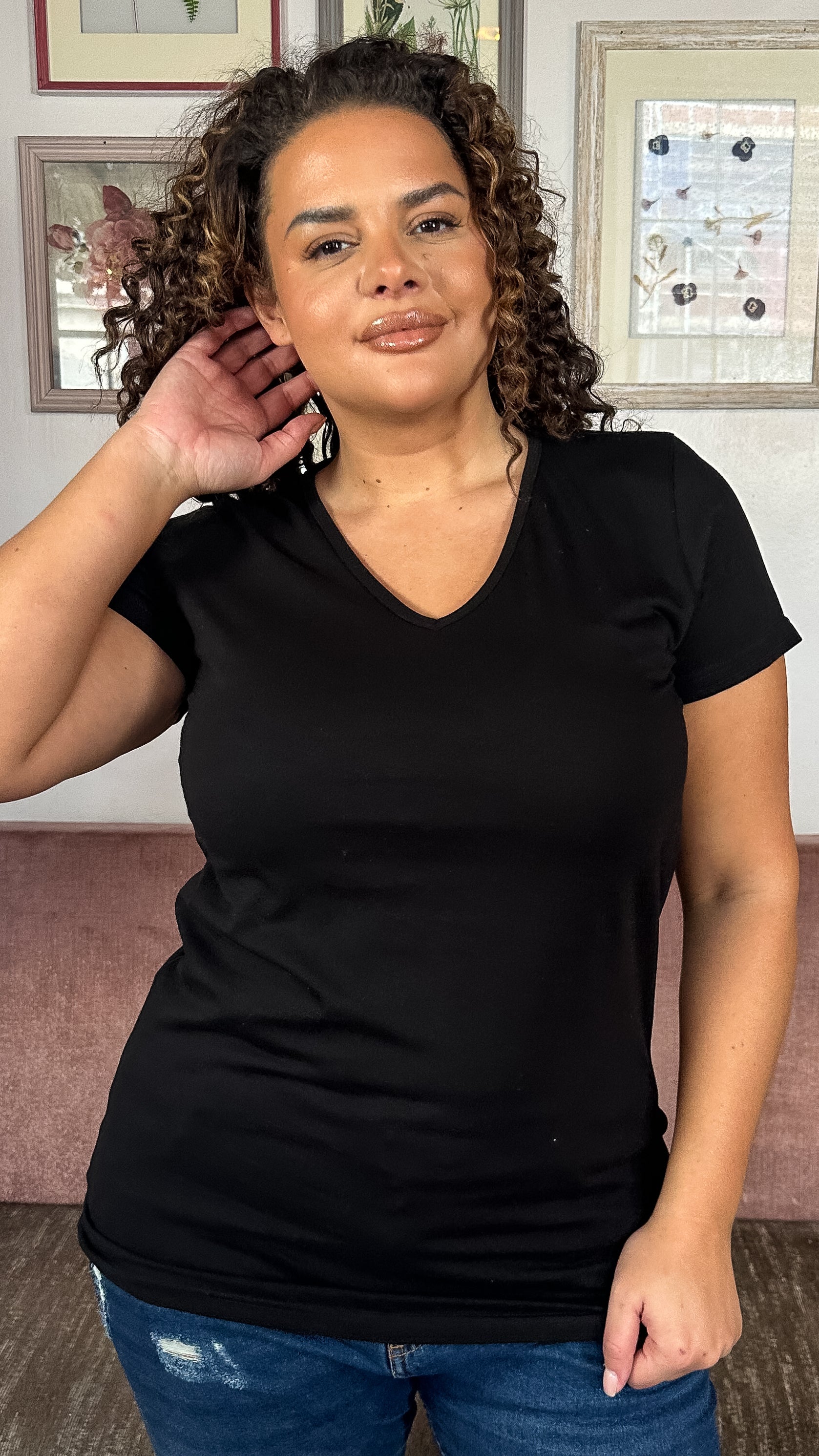 CurveWow V-Neck T-Shirt Black