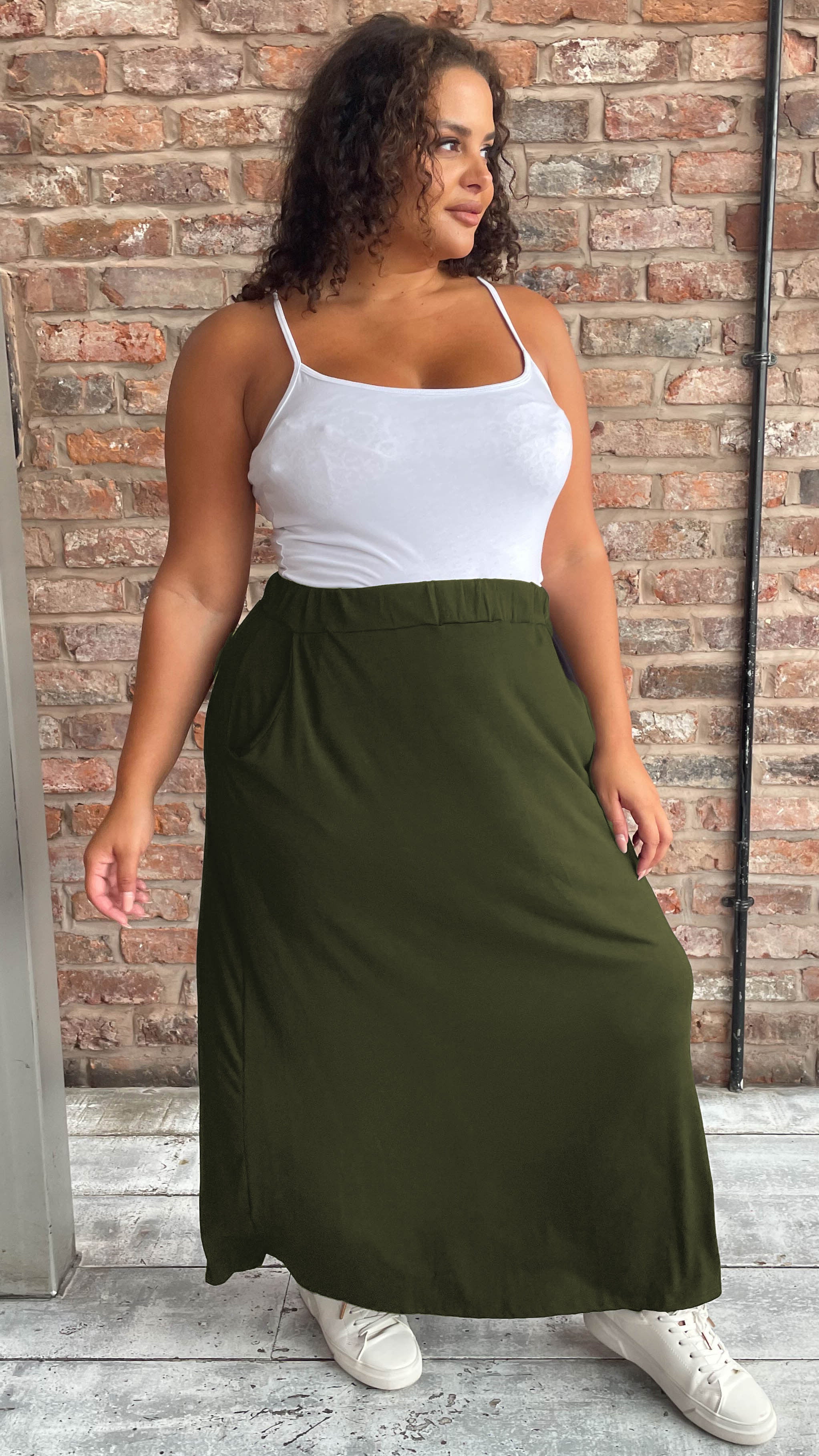 CurveWow Basic Pocket Maxi Skirt Khaki