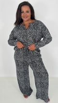 CurveWow Notch Neck Pyjama Set Animal Print