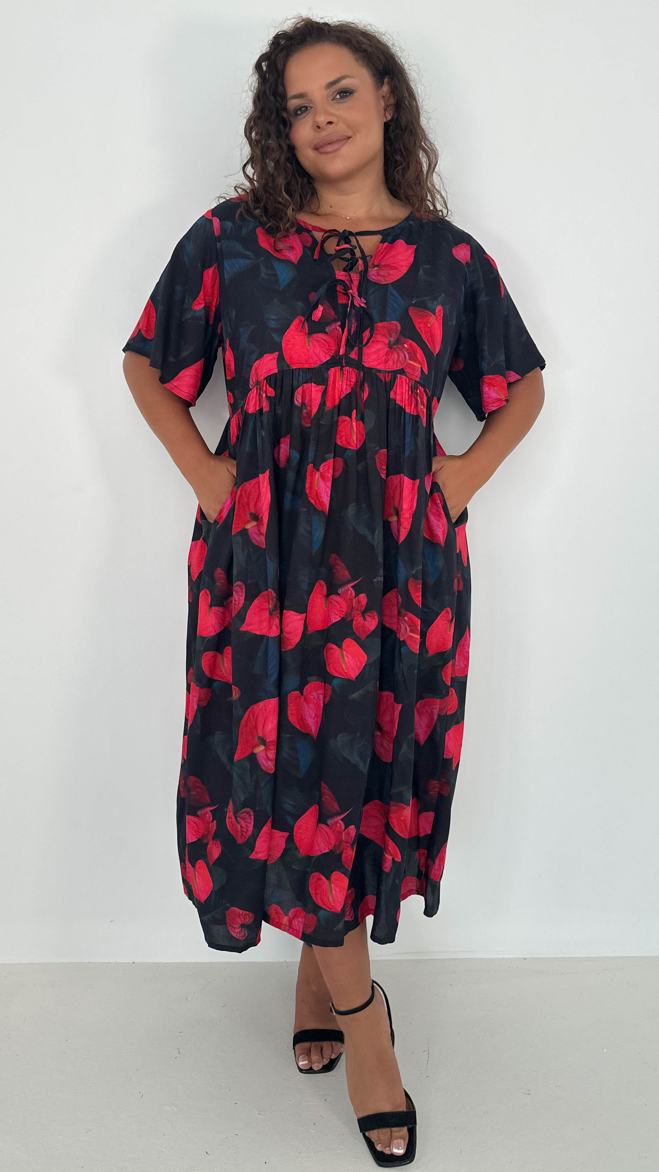 CurveWow Tied Bow Front Dress Black & Red Floral