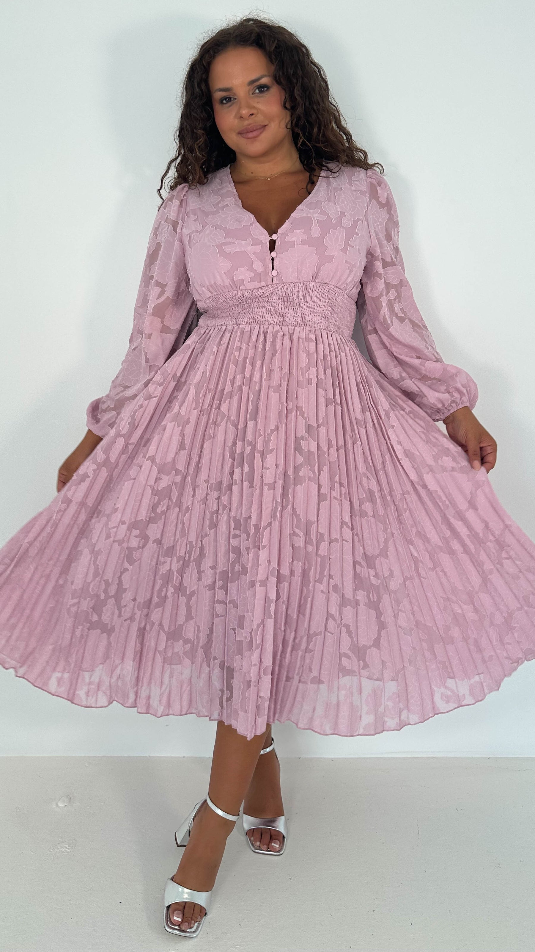 CurveWow Davore V-Neck Pleated Dress Blush Curvewow CurveWow Davore V-Neck Pleated Dress Blush Curvewow
