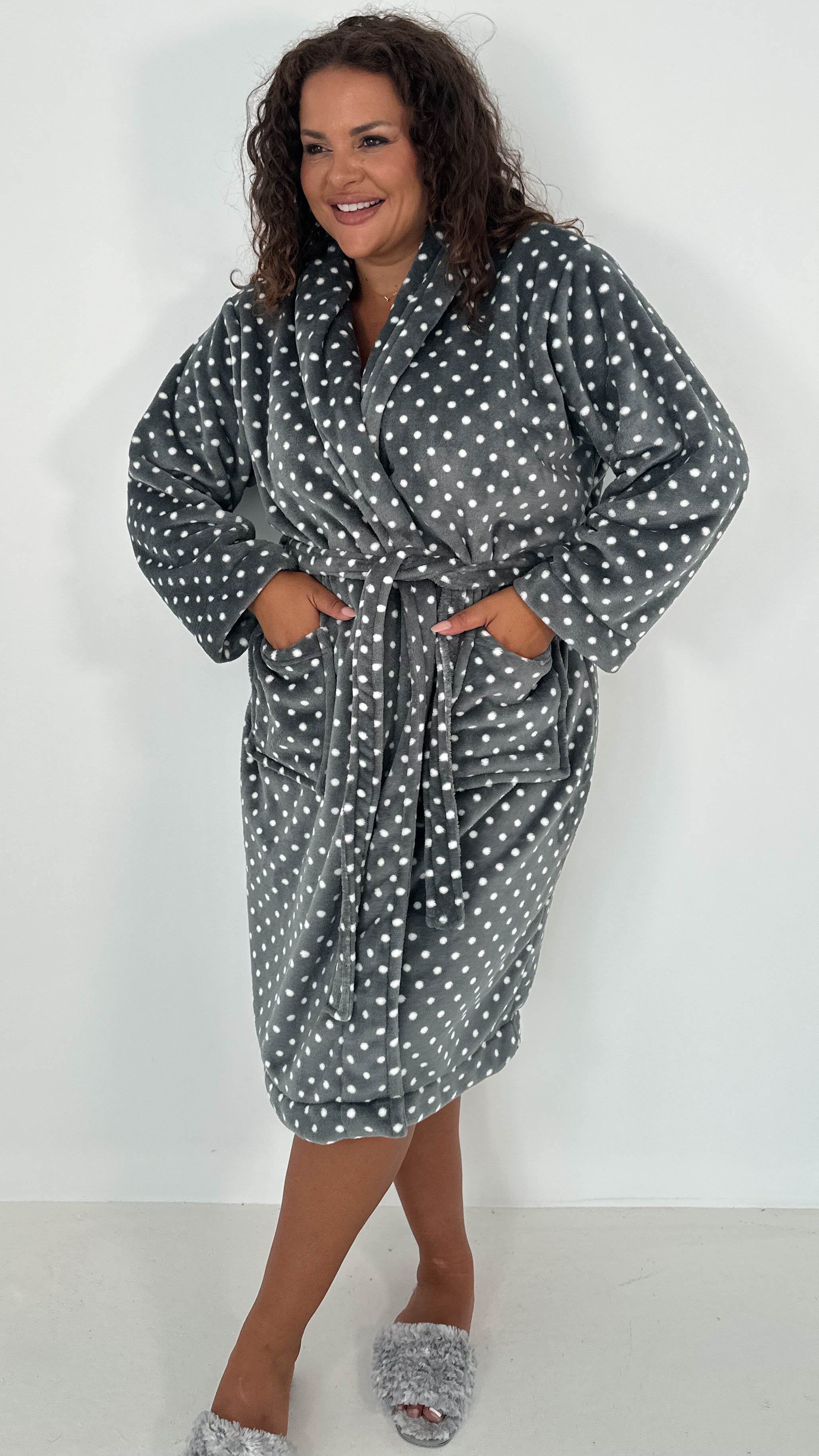 CurveWow Fleece Dressing Gown Charcoal Spot