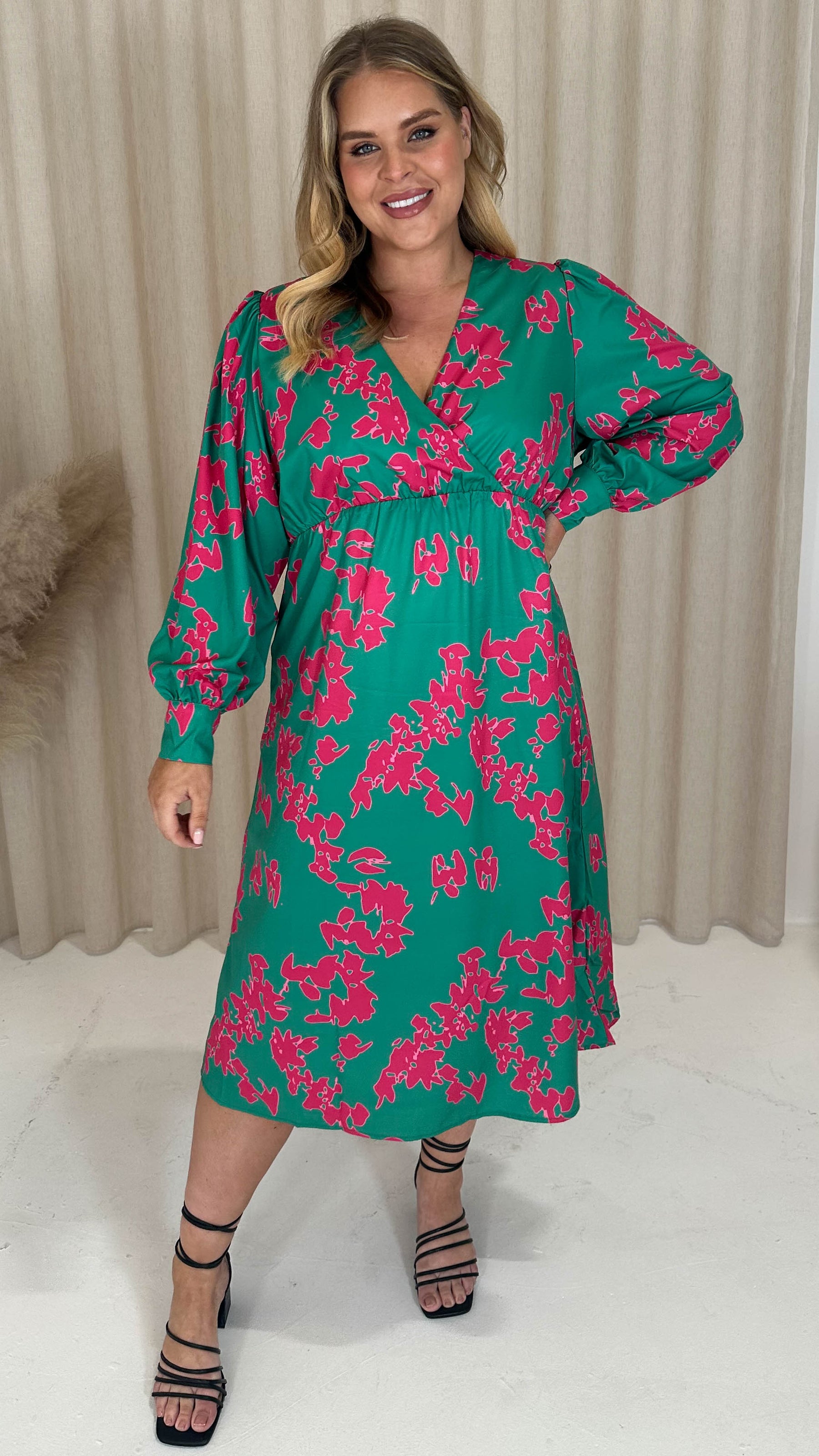 CurveWow Drape Front Skater Midi Dress Green Floral Curvewow CurveWow Drape Front Skater Midi Dress Green Floral Curvewow
