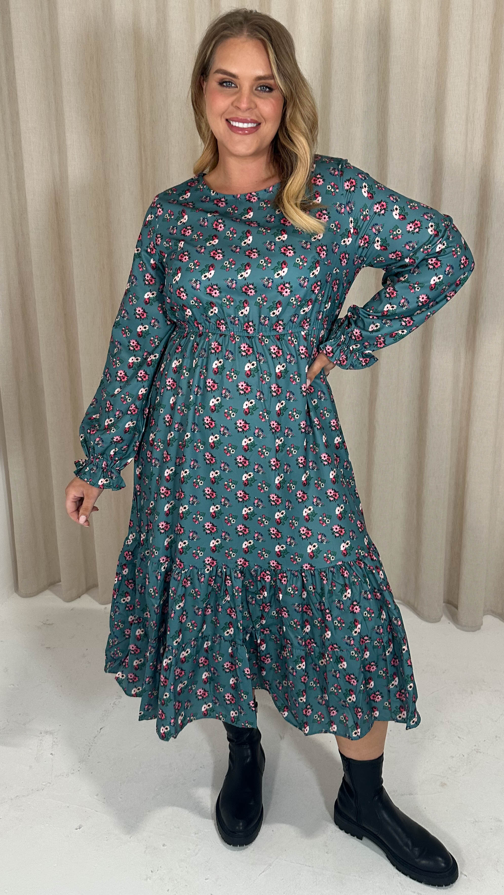 CurveWow Tiered Smock Dress Green Floral Curvewow CurveWow Tiered Smock Dress Green Floral Curvewow
