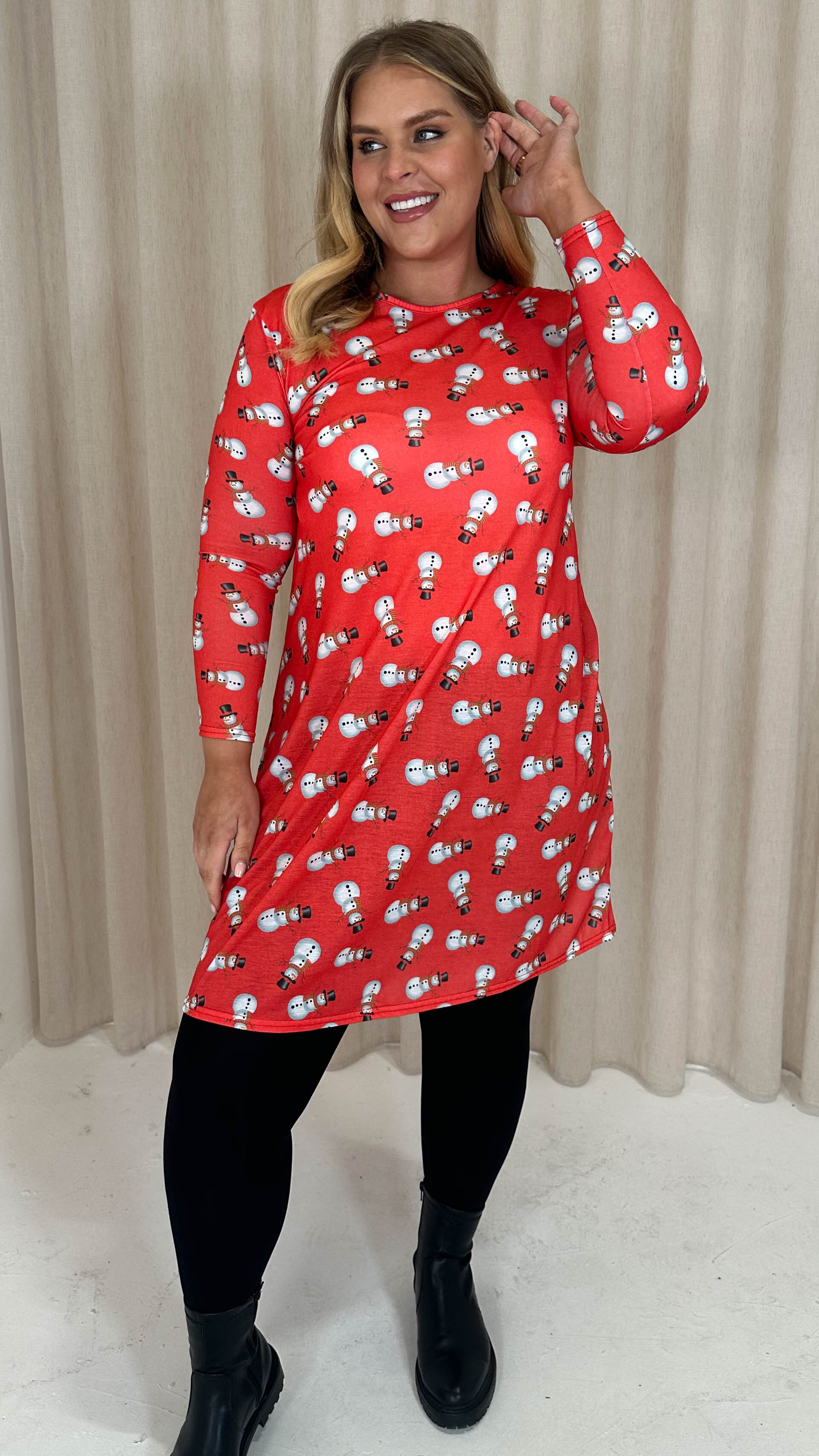 CurveWow Long Sleeve Swing Dress Red Christmas Print Curvewow CurveWow Long Sleeve Swing Dress Red Christmas Print Curvewow