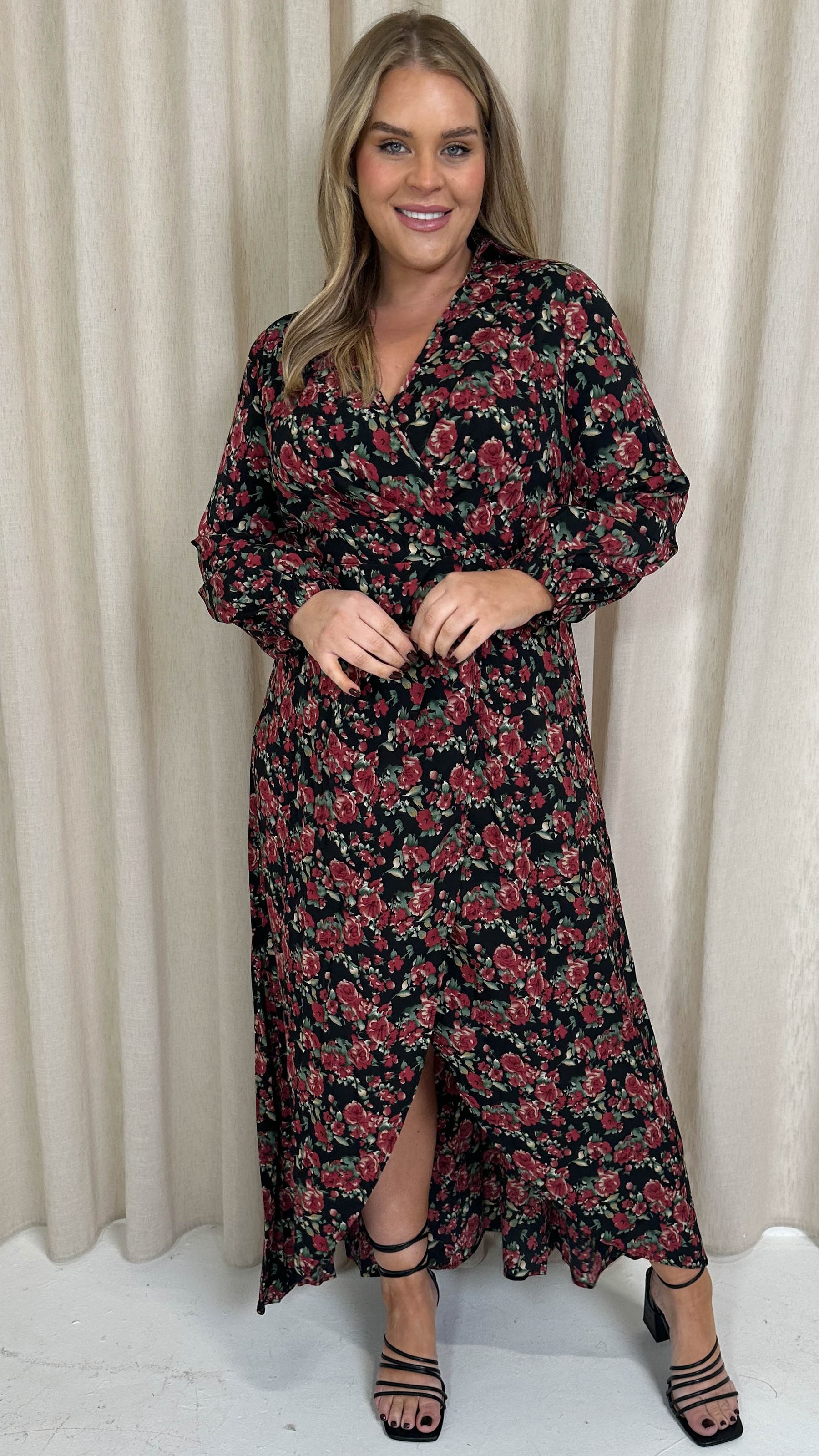 CurveWow Collared Wrap Printed Maxi Dress Black & Red Floral Curvewow CurveWow Collared Wrap Printed Maxi Dress Black & Red Floral Curvewow